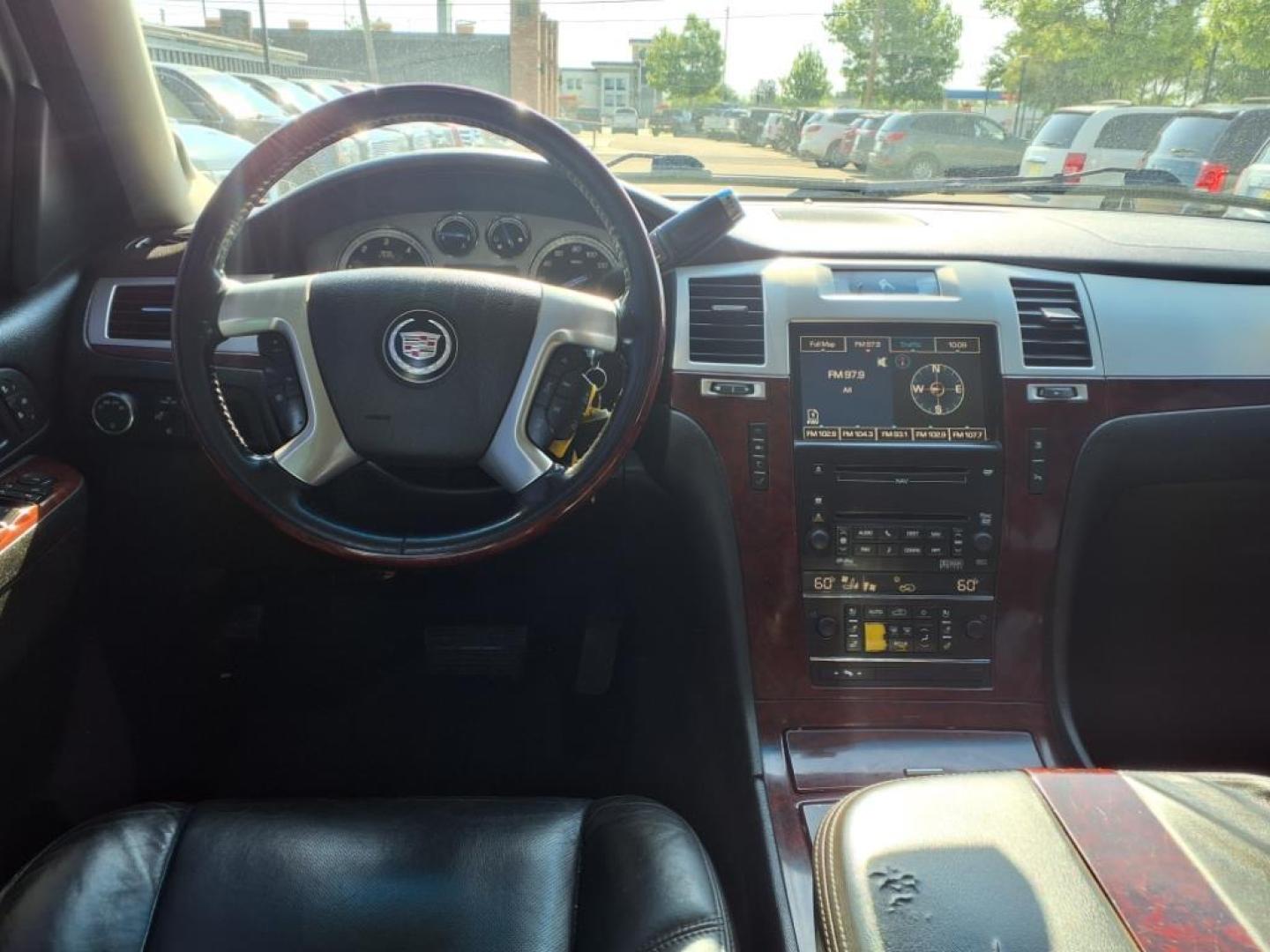 2010 Silver Lining Cadillac Escalade Luxury (1GYUKBEF7AR) with an 6.2L 6.2L Flex Fuel V8 403hp 417ft. lbs. Sequential-Port F.I. engine, 6-Speed Shiftable Automatic transmission, located at 1401 N. Hobart, Pampa, TX, 79065, (806) 665-9872, 35.549953, -100.975098 - Photo#11