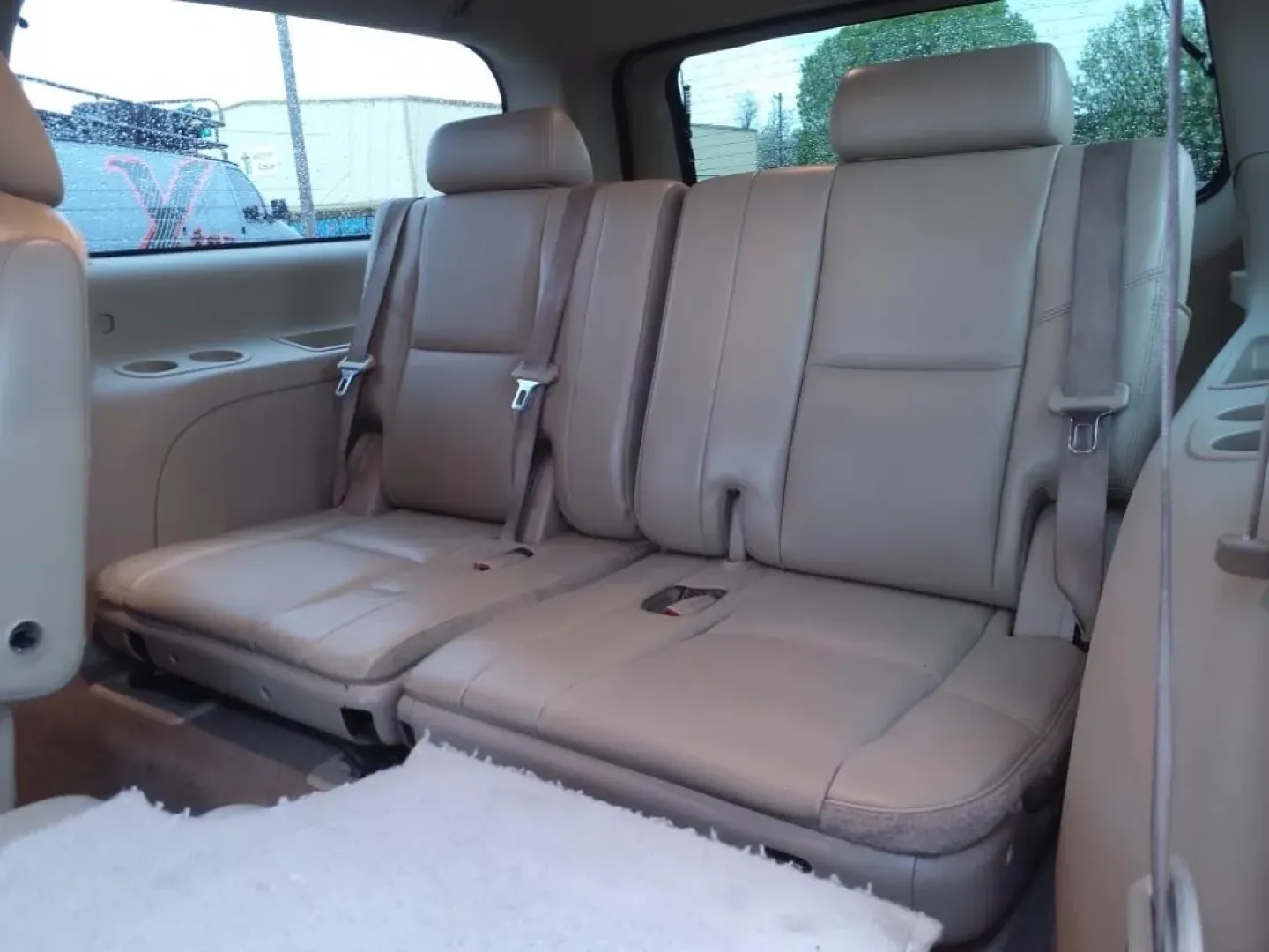 2011 Summit White Chevrolet SUBURBAN 1500 LTZ (1GNSCKE0XBR) with an 5.3L engine, Automatic transmission, located at 1401 N. Hobart, Pampa, TX, 79065, (806) 665-9872, 35.549953, -100.975098 - **Unleash Adventure in the 2011 Chevrolet Suburban LTZ Perfect for Family Journeys!**<br /> <br /> Are you ready to elevate your family outings or weekend adventures? Look no further than the 2011 Chevrolet Suburban LTZ, a spacious and robust SUV that seamlessly fits into your lifestyle, whether yo - Photo#11