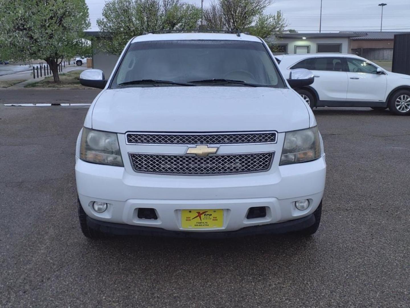2011 Summit White Chevrolet Suburban LTZ (1GNSCKE0XBR) with an 5.3L Vortec Iron Block 5.3L Flex Fuel V8 320hp 335ft. lbs. Sequential-Port F.I. engine, 6-Speed Shiftable Automatic transmission, located at 1401 N. Hobart, Pampa, TX, 79065, (806) 665-9872, 35.549953, -100.975098 - Photo#1