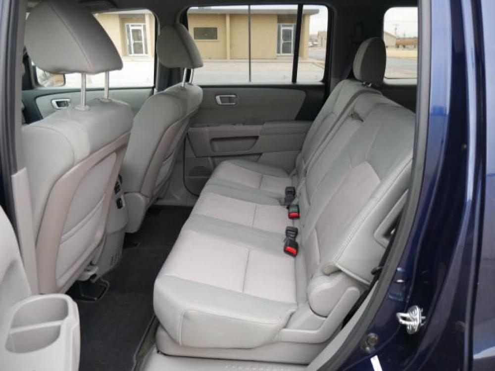 2013 Obsidian Blue Pearl Honda Pilot EX (5FNYF3H43DB) with an 3.5 6 Cylinder Sequential Multiport Fuel Injection engine, Automatic transmission, located at 1401 N. Hobart, Pampa, TX, 79065, (806) 665-9872, 35.549641, -100.971878 - Photo #10