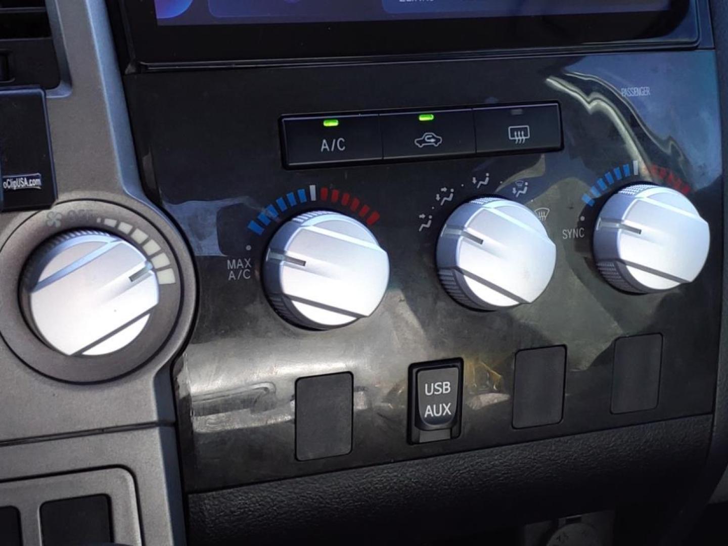 2012 Black 202 Toyota Tundra Grade (5TFDW5F19CX) with an 5.7L 5.7L Flex Fuel V8 381hp 401ft. lbs. Sequential Multiport Fuel Injection engine, 6-Speed Shiftable Automatic transmission, located at 1401 N. Hobart, Pampa, TX, 79065, (806) 665-9872, 35.549953, -100.975098 - Photo#8