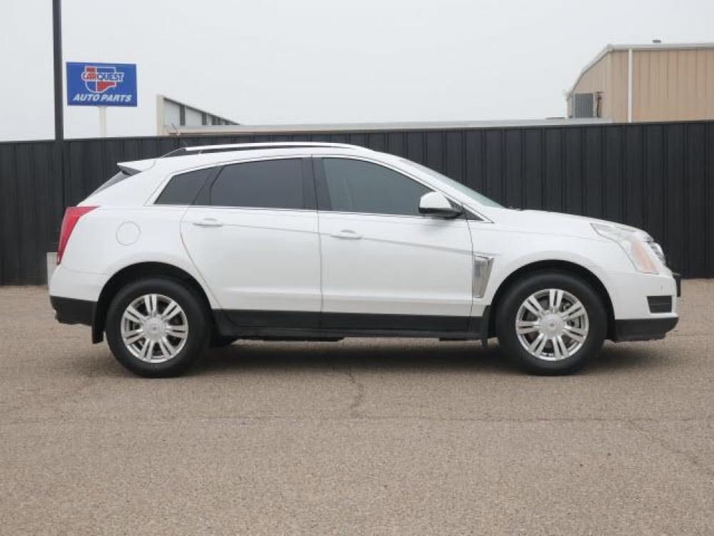 2013 Platinum Ice Tricoat Cadillac SRX Luxury Collection (3GYFNCE38DS) with an 3.6 6 Cylinder Direct Injection engine, Automatic transmission, located at 1401 N. Hobart, Pampa, TX, 79065, (806) 665-9872, 35.549641, -100.971878 - Photo #2