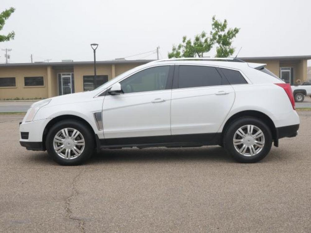 2013 Platinum Ice Tricoat Cadillac SRX Luxury Collection (3GYFNCE38DS) with an 3.6 6 Cylinder Direct Injection engine, Automatic transmission, located at 1401 N. Hobart, Pampa, TX, 79065, (806) 665-9872, 35.549641, -100.971878 - Photo #4
