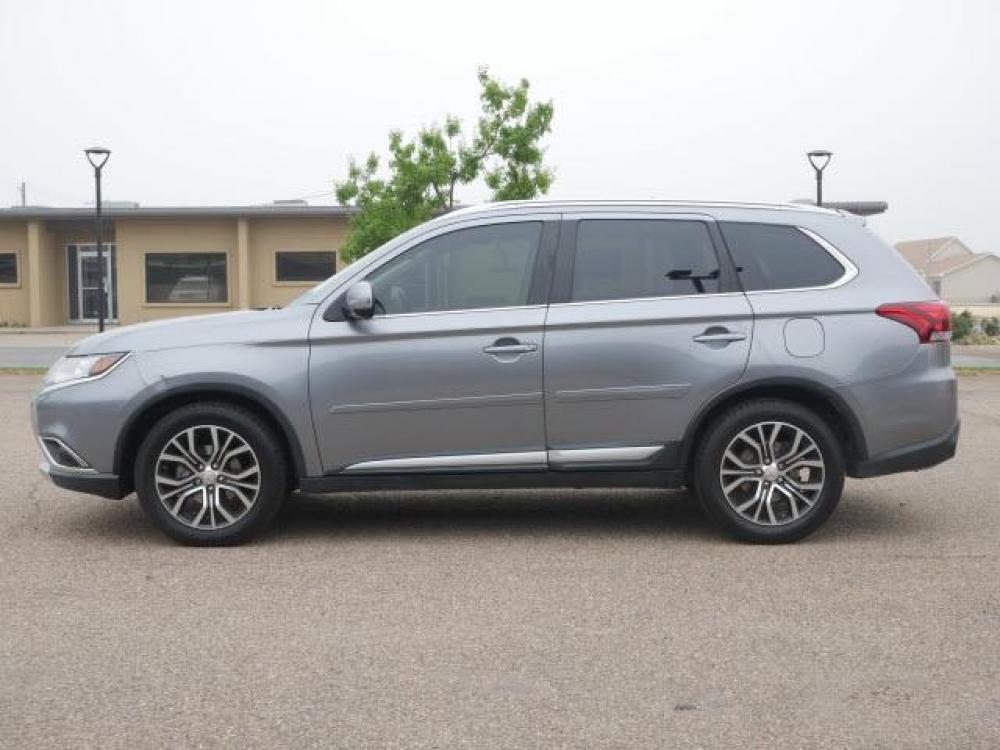 2017 Mercury Gray Metallic Mitsubishi Outlander SEL (JA4AD3A34HZ) with an 2.4 4 Cylinder Fuel Injected engine, Automatic transmission, located at 1401 N. Hobart, Pampa, TX, 79065, (806) 665-9872, 35.549641, -100.971878 - Photo #4