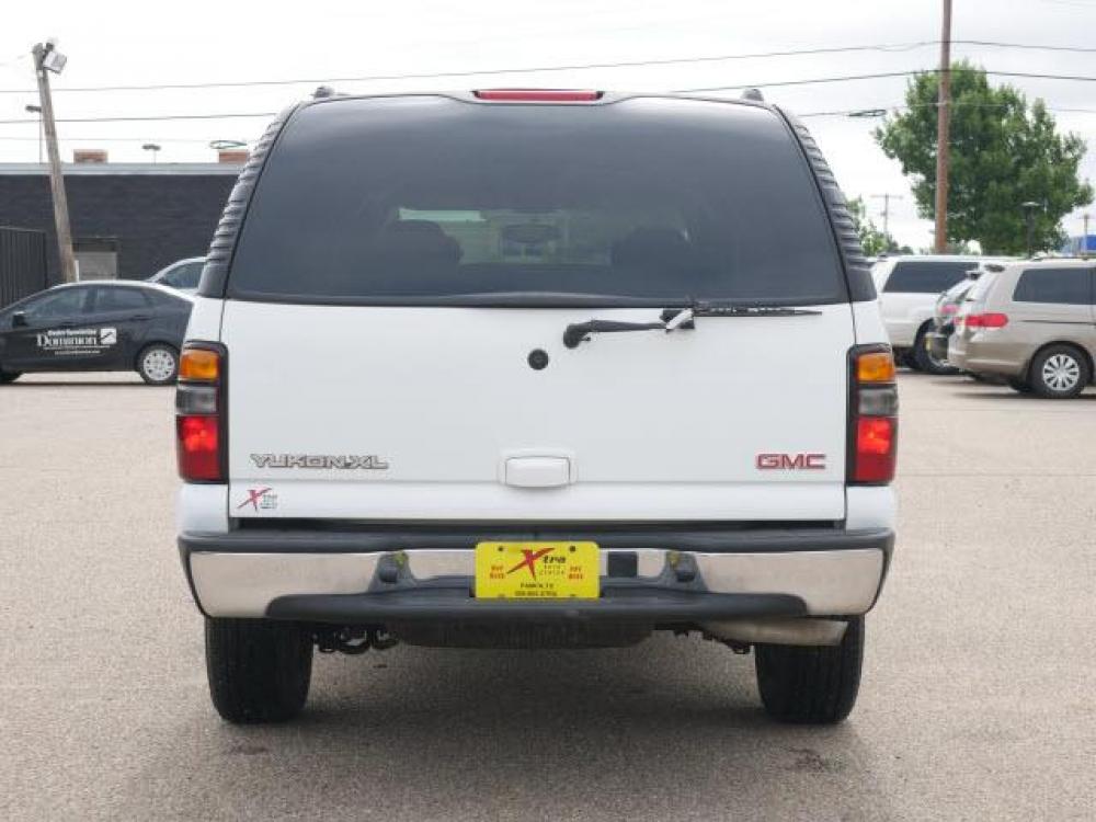 2005 Summit White GMC Yukon XL 1500 SLE (1GKEC16Z15J) with an 5.3 8 Cylinder Fuel Injected engine, Automatic transmission, located at 1401 N. Hobart, Pampa, TX, 79065, (806) 665-9872, 35.549641, -100.971878 - Photo #3