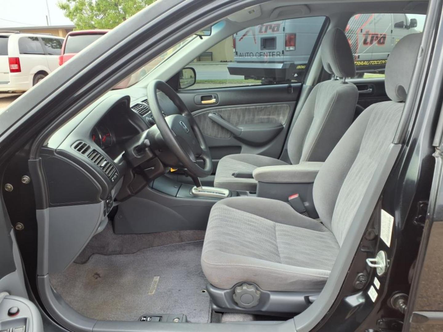2004 Nighthawk Black Pearl Bk Honda Civic EX (JHMES26744S) with an 1.7L 1L NA I4 single overhead cam (SOHC) 16V Fuel Injected engine, 4-Speed Automatic transmission, located at 1401 N. Hobart, Pampa, TX, 79065, (806) 665-9872, 35.549953, -100.975098 - Photo#10