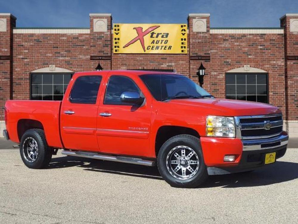 2011 Victory Red Chevrolet Silverado 1500 LT (3GCPCSE00BG) with an 5.3 8 Cylinder Sequential-Port F.I. engine, Automatic transmission, located at 1401 N. Hobart, Pampa, TX, 79065, (806) 665-9872, 35.549641, -100.971878 - Photo #0