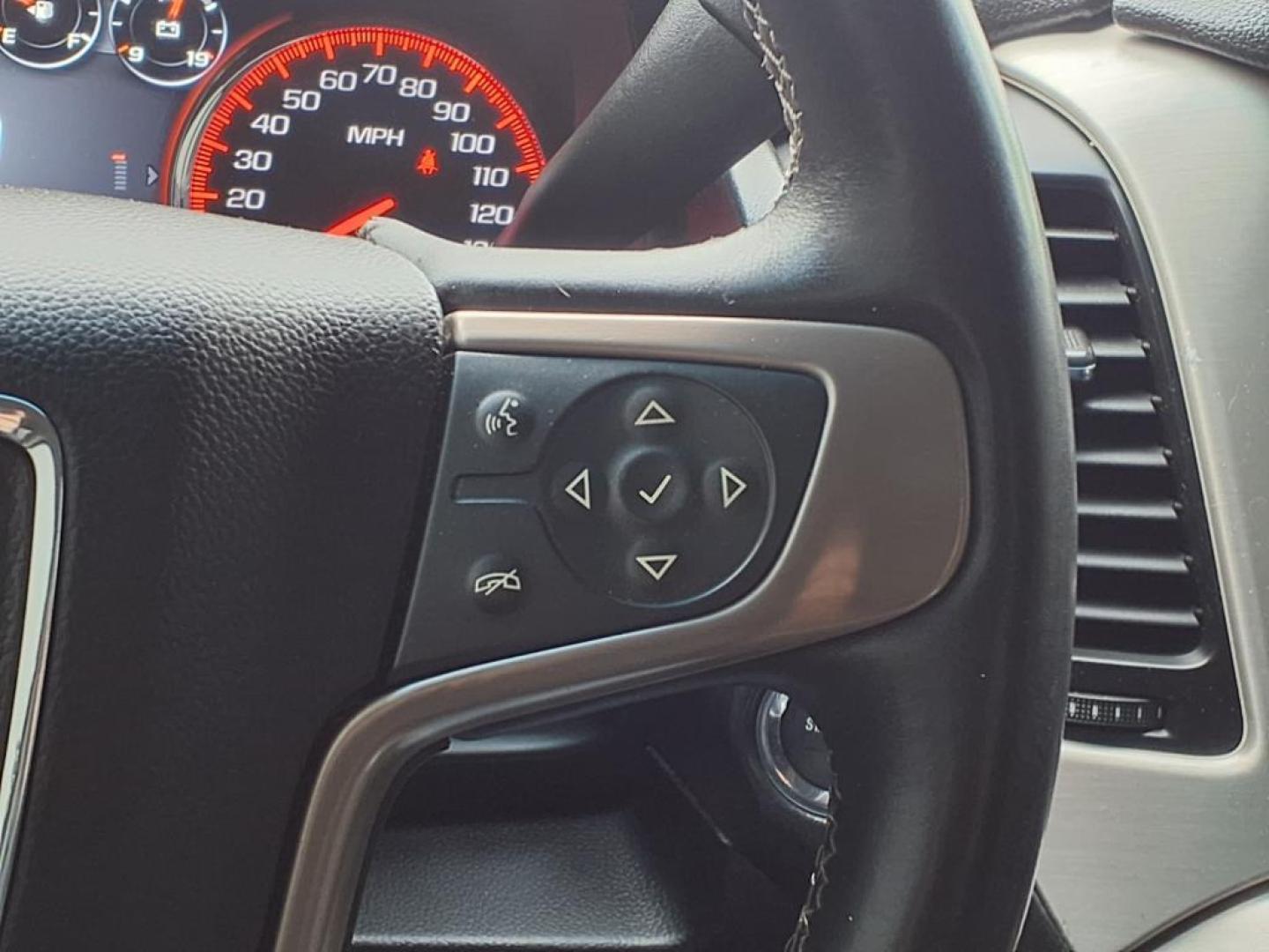 2015 Onyx Black Gba GMC Yukon Denali (1GKS1CKJ8FR) with an 6.2L EcoTec3 6.2L V8 420hp 460ft. lbs. Direct Injection engine, Automatic transmission, located at 1401 N. Hobart, Pampa, TX, 79065, (806) 665-9872, 35.549953, -100.975098 - Photo#9