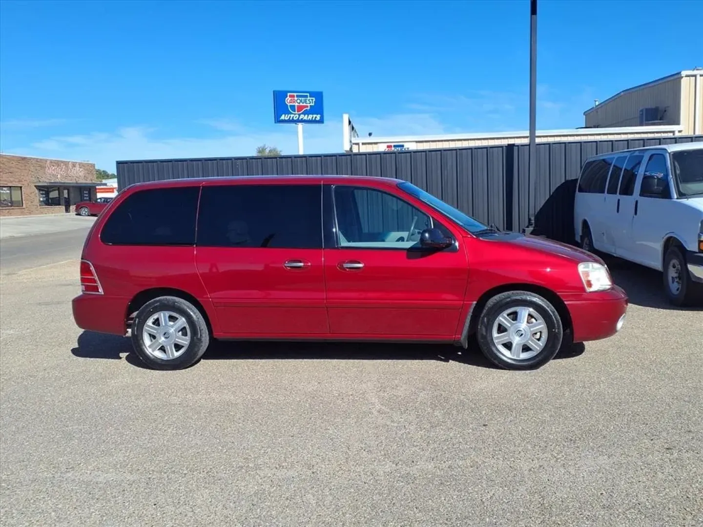 2004 Matador Red Clearcoat Metallic MERCURY MONTEREY (2MRZA20254B) with an 4.2L engine, Automatic transmission, located at 1401 N. Hobart, Pampa, TX, 79065, (806) 665-9872, 35.549953, -100.975098 - **Discover Adventure and Family Comfort with the 2004 Mercury Monterey at Xtra Auto Center!**<br /> <br /> Are you in search of a reliable vehicle that perfectly accommodates family road trips and weekend getaways? Look no further than this stunning 2004 Mercury Monterey! With a spacious interior, c - Photo#2