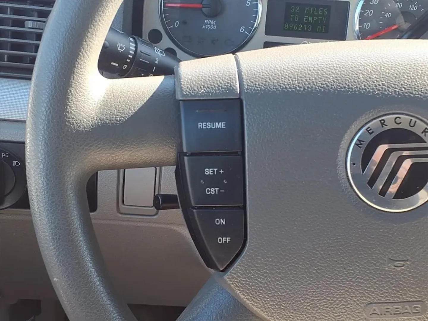 2004 Matador Red Clearcoat Metallic MERCURY MONTEREY (2MRZA20254B) with an 4.2L engine, Automatic transmission, located at 1401 N. Hobart, Pampa, TX, 79065, (806) 665-9872, 35.549953, -100.975098 - **Discover Adventure and Family Comfort with the 2004 Mercury Monterey at Xtra Auto Center!**<br /> <br /> Are you in search of a reliable vehicle that perfectly accommodates family road trips and weekend getaways? Look no further than this stunning 2004 Mercury Monterey! With a spacious interior, c - Photo#7