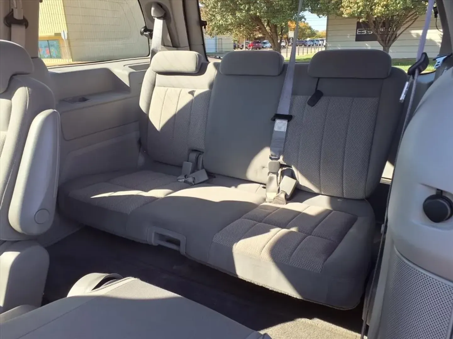 2004 Matador Red Clearcoat Metallic MERCURY MONTEREY (2MRZA20254B) with an 4.2L engine, Automatic transmission, located at 1401 N. Hobart, Pampa, TX, 79065, (806) 665-9872, 35.549953, -100.975098 - **Discover Adventure and Family Comfort with the 2004 Mercury Monterey at Xtra Auto Center!**<br /> <br /> Are you in search of a reliable vehicle that perfectly accommodates family road trips and weekend getaways? Look no further than this stunning 2004 Mercury Monterey! With a spacious interior, c - Photo#11