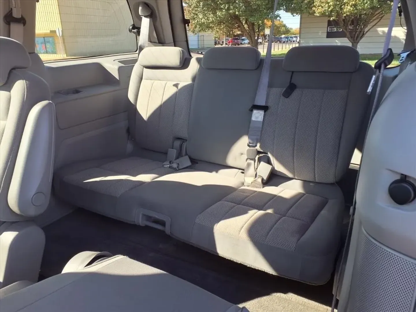 2004 Matador Red Clearcoat Metallic Mercury Monterey Convenience (2MRZA20254B) with an Other engine, located at 1401 N. Hobart, Pampa, TX, 79065, (806) 665-9872, 35.549953, -100.975098 - **Discover Adventure and Family Comfort with the 2004 Mercury Monterey at Xtra Auto Center!**<br /> <br /> Are you in search of a reliable vehicle that perfectly accommodates family road trips and weekend getaways? Look no further than this stunning 2004 Mercury Monterey! With a spacious interior, c - Photo#11
