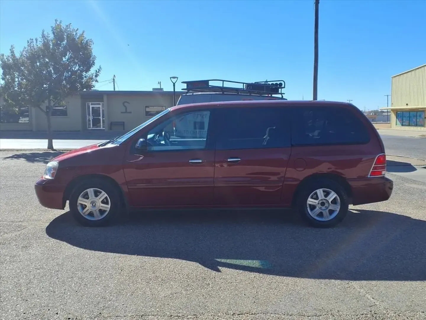 2004 Matador Red Clearcoat Metallic Mercury Monterey Convenience (2MRZA20254B) with an Other engine, located at 1401 N. Hobart, Pampa, TX, 79065, (806) 665-9872, 35.549953, -100.975098 - **Discover Adventure and Family Comfort with the 2004 Mercury Monterey at Xtra Auto Center!**<br /> <br /> Are you in search of a reliable vehicle that perfectly accommodates family road trips and weekend getaways? Look no further than this stunning 2004 Mercury Monterey! With a spacious interior, c - Photo#4