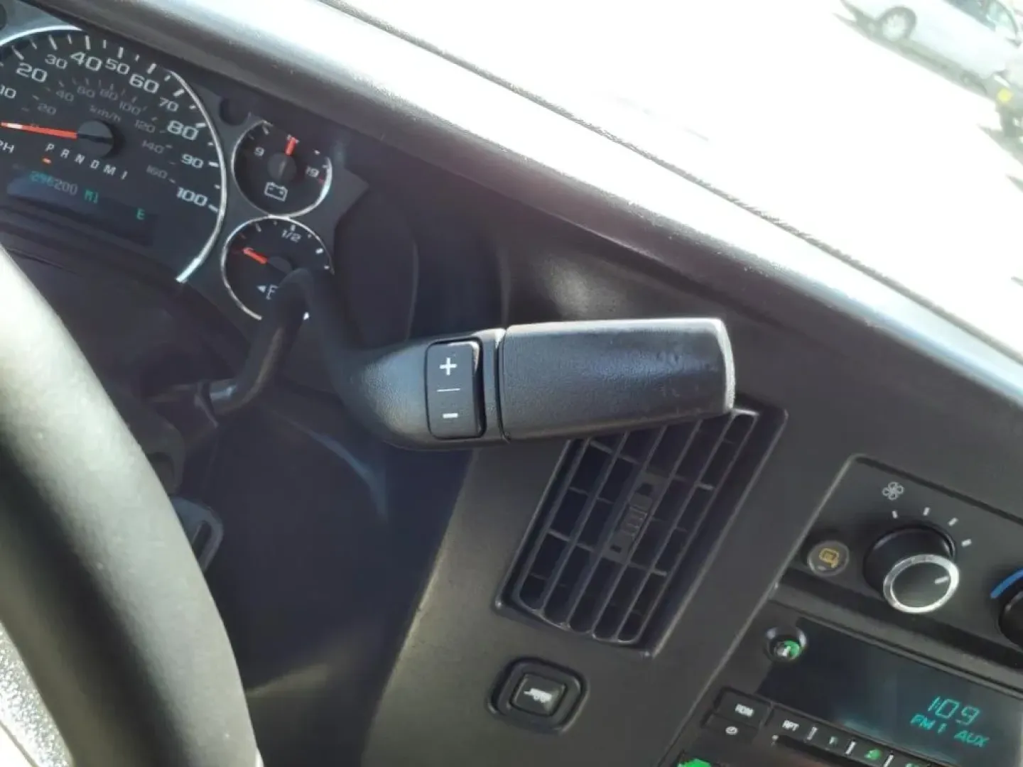 2012 Summit White Chevrolet EXPRESS G3500 LT (1GAZG1FG9C1) with an 6.0L engine, Automatic transmission, located at 1401 N. Hobart, Pampa, TX, 79065, (806) 665-9872, 35.549953, -100.975098 - Discover the perfect blend of space, comfort, and functionality with the 2012 Chevrolet Express LT 3500 Extended Van, ideal for growing families, sports teams, or anyone needing extra room for their adventures! Whether you're off to a weekend getaway or managing daily commutes, this van offers the r - Photo#11