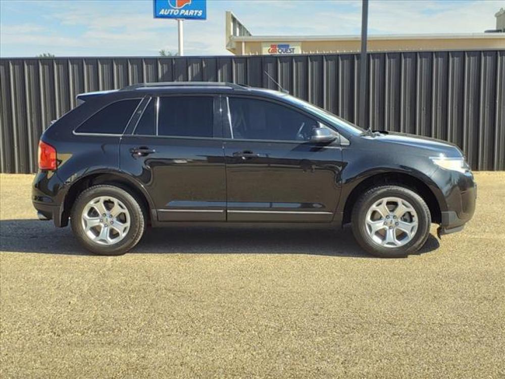 2013 Tuxedo Black Metallic Ford Edge SEL (2FMDK3JC1DB) with an 3.5L 3.5L V6 285hp 253ft. lbs. Sequential Multiport Fuel Injection engine, 6-Speed Shiftable Automatic transmission, located at 1401 N. Hobart, Pampa, TX, 79065, (806) 665-9872, 35.549641, -100.971878 - Photo #2