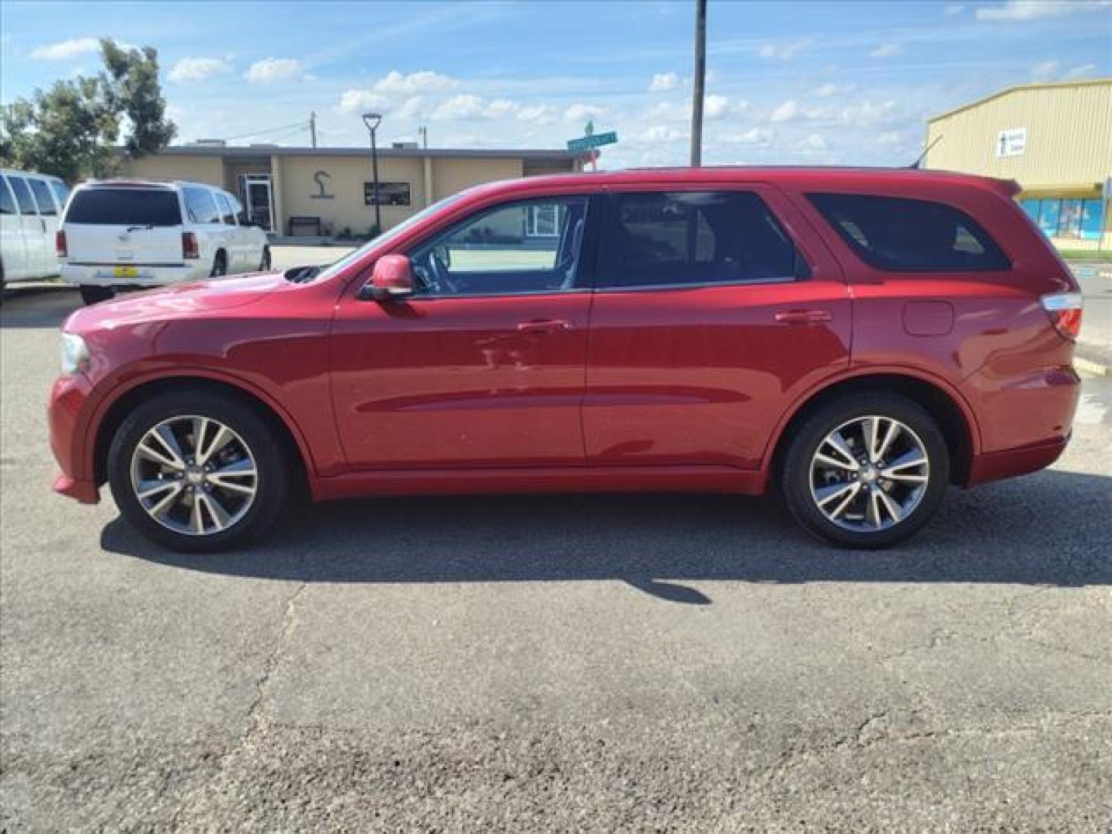 2013 Redline 2 Pearl Coat Dodge Durango R/T (1C4SDJCT5DC) with an 5.7L HEMI 5.7L V8 390hp 407ft. Sequential Multiport Fuel Injection engine, 6-Speed Automatic transmission, located at 1401 N. Hobart, Pampa, TX, 79065, (806) 665-9872, 35.549641, -100.971878 - Photo #4