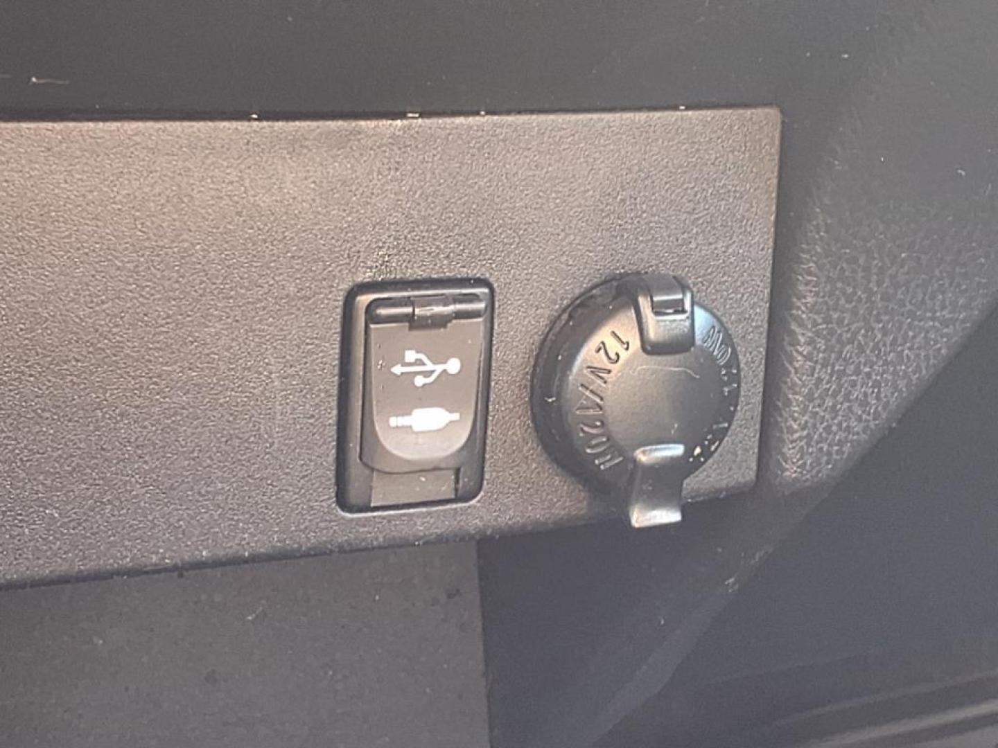2016 Gray Toyota RAV4 LE (JTMZFREV4GJ) with an 2.5L 4 Cylinder Fuel Injected engine, Automatic transmission, located at 1401 N. Hobart, Pampa, TX, 79065, (806) 665-9872, 35.549953, -100.975098 - Photo#9