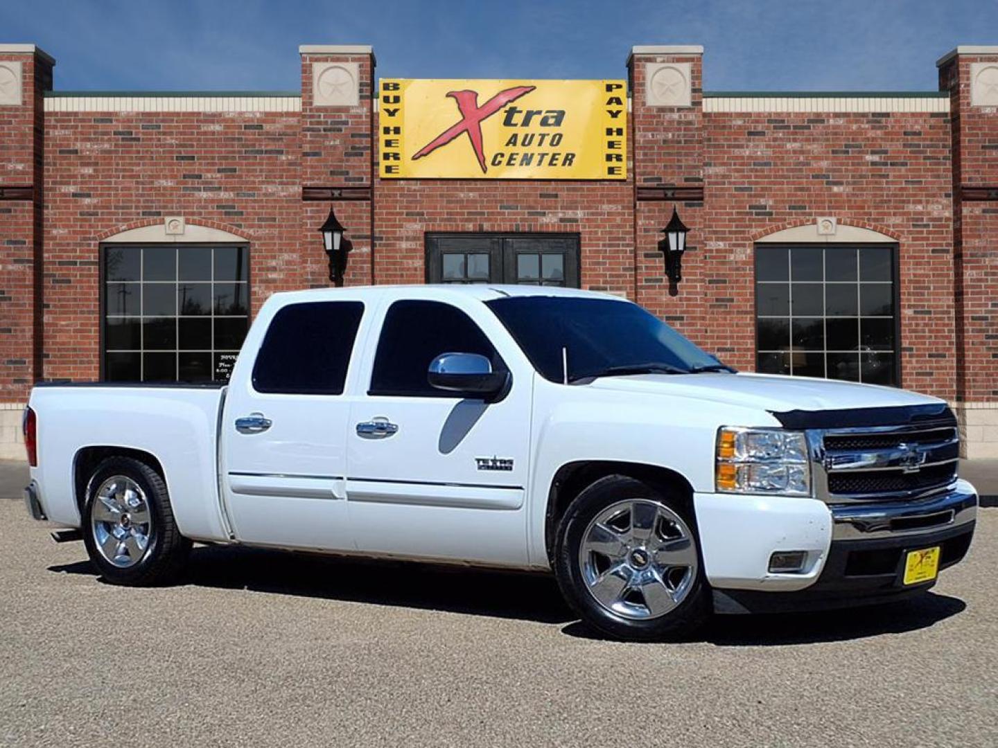 2009 Summit White Chevrolet Silverado 1500 LT (3GCEC23039G) with an 5.3L Iron Block 5.3L Flex Fuel V8 315hp 338ft. lbs. Fuel Injected engine, 6-Speed Shiftable Automatic transmission, located at 1401 N. Hobart, Pampa, TX, 79065, (806) 665-9872, 35.549953, -100.975098 - Photo#0
