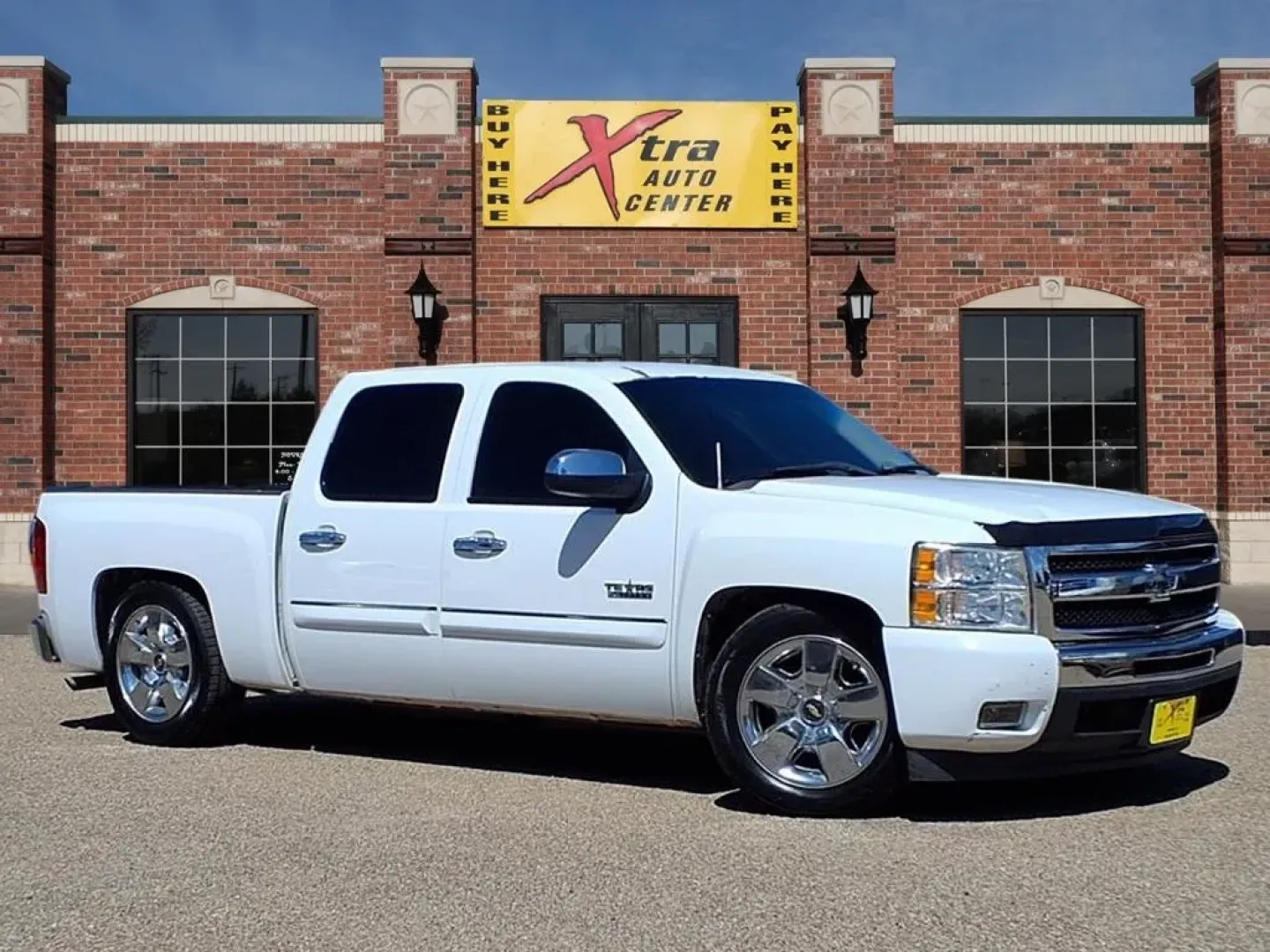 2009 Summit White Chevrolet Silverado 1500 LT1 Crew Cab 2WD (3GCEC23039G) with an Other engine, located at 1401 N. Hobart, Pampa, TX, 79065, (806) 665-9872, 35.549953, -100.975098 - **Experience the Power of the 2009 Chevrolet Silverado 1500 LT1 Crew Cab Your Ultimate Companion for Adventure!**<br /> <br /> Are you in search of a versatile truck that can handle everything from your daily commute to weekend getaways? Look no further than the 2009 Chevrolet Silverado 1500 LT1 Cr - Photo#0