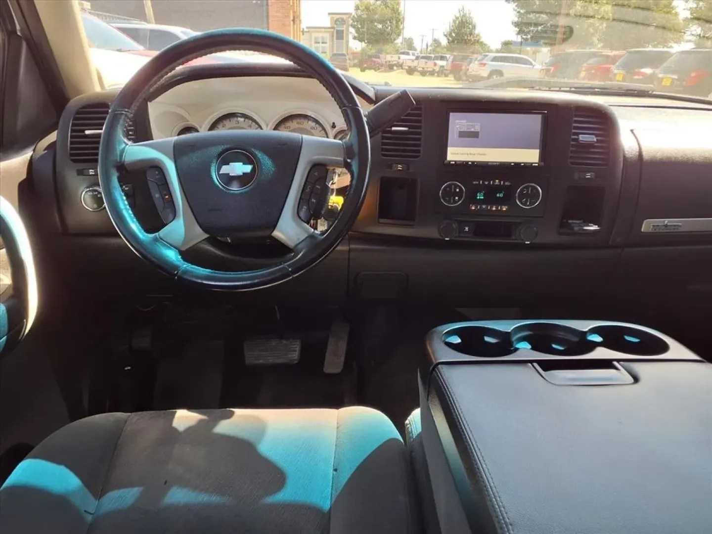 2009 Summit White Chevrolet Silverado 1500 LT1 Crew Cab 2WD (3GCEC23039G) with an Other engine, located at 1401 N. Hobart, Pampa, TX, 79065, (806) 665-9872, 35.549953, -100.975098 - **Experience the Power of the 2009 Chevrolet Silverado 1500 LT1 Crew Cab Your Ultimate Companion for Adventure!**<br /> <br /> Are you in search of a versatile truck that can handle everything from your daily commute to weekend getaways? Look no further than the 2009 Chevrolet Silverado 1500 LT1 Cr - Photo#9