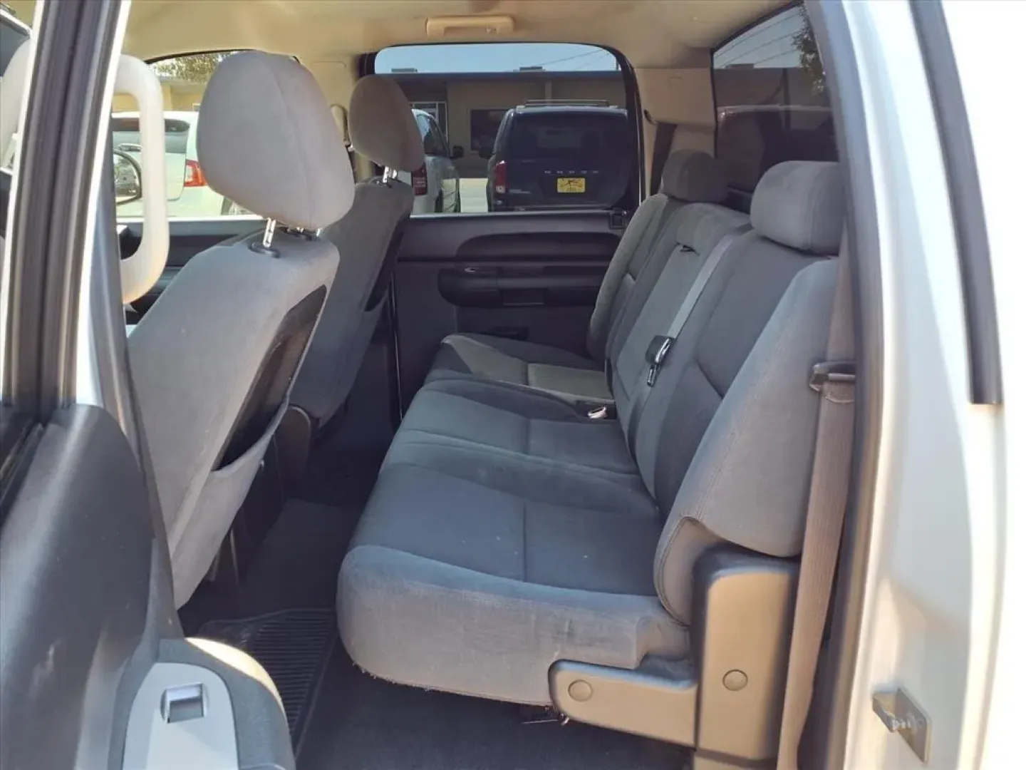 2009 Summit White Chevrolet Silverado 1500 LT1 Crew Cab 2WD (3GCEC23039G) with an Other engine, located at 1401 N. Hobart, Pampa, TX, 79065, (806) 665-9872, 35.549953, -100.975098 - **Experience the Power of the 2009 Chevrolet Silverado 1500 LT1 Crew Cab Your Ultimate Companion for Adventure!**<br /> <br /> Are you in search of a versatile truck that can handle everything from your daily commute to weekend getaways? Look no further than the 2009 Chevrolet Silverado 1500 LT1 Cr - Photo#11