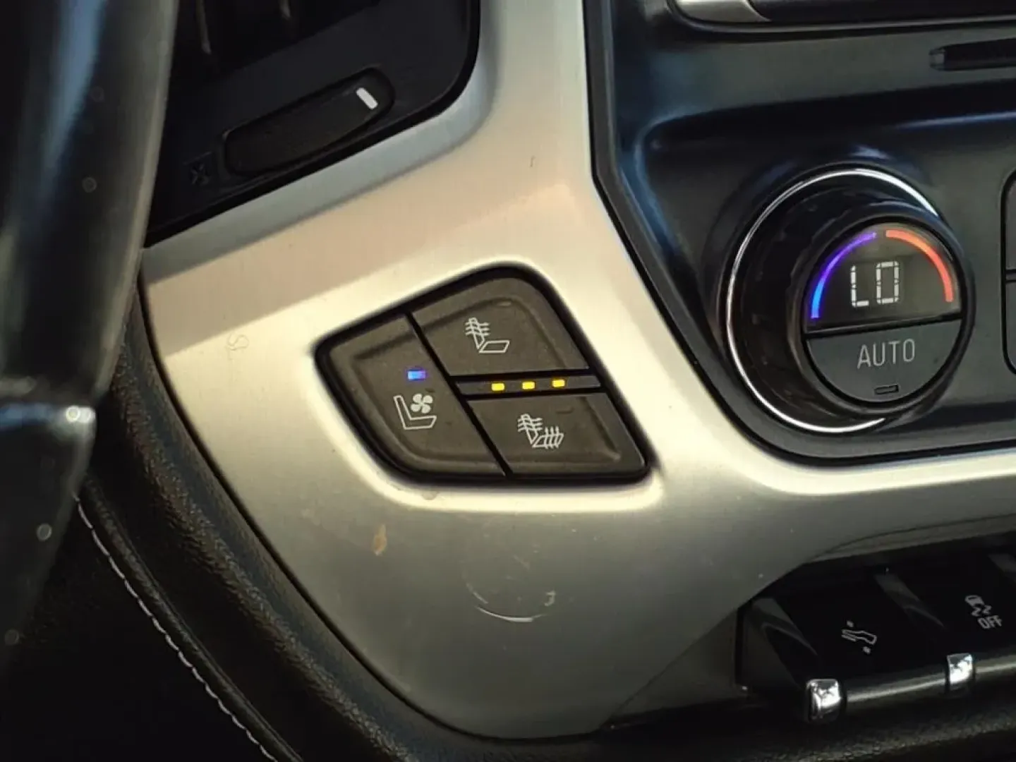 2016 Light Steel Gray Metallic GMC Sierra 3500HD SLT Crew Cab 4WD (1GT12TE85GF) with an Other engine, located at 1401 N. Hobart, Pampa, TX, 79065, (806) 665-9872, 35.549953, -100.975098 - **Elevate Your Adventure with the 2016 GMC Sierra 3500HD SLT Crew Cab 4WD Available Now at Xtra Auto Center in Pampa, TX!**<br /> <br /> Looking for a dependable vehicle that can handle your weekend adventures or serve as a reliable workhorse during the week? The 2016 GMC Sierra 3500HD SLT Crew Cab - Photo#8