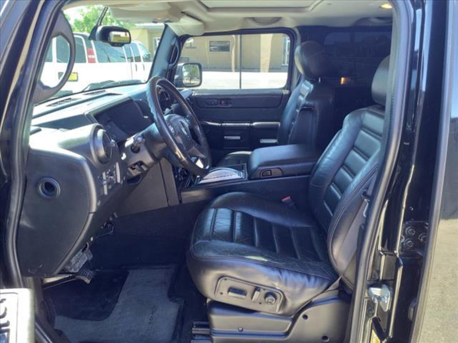 2006 Black HUMMER H2 Base (5GRGN23U86H) with an 6.0L 6.0L NA V8 overhead valve Fuel Injected engine, 4-Speed Automatic transmission, located at 1401 N. Hobart, Pampa, TX, 79065, (806) 665-9872, 35.549641, -100.971878 - Photo #10