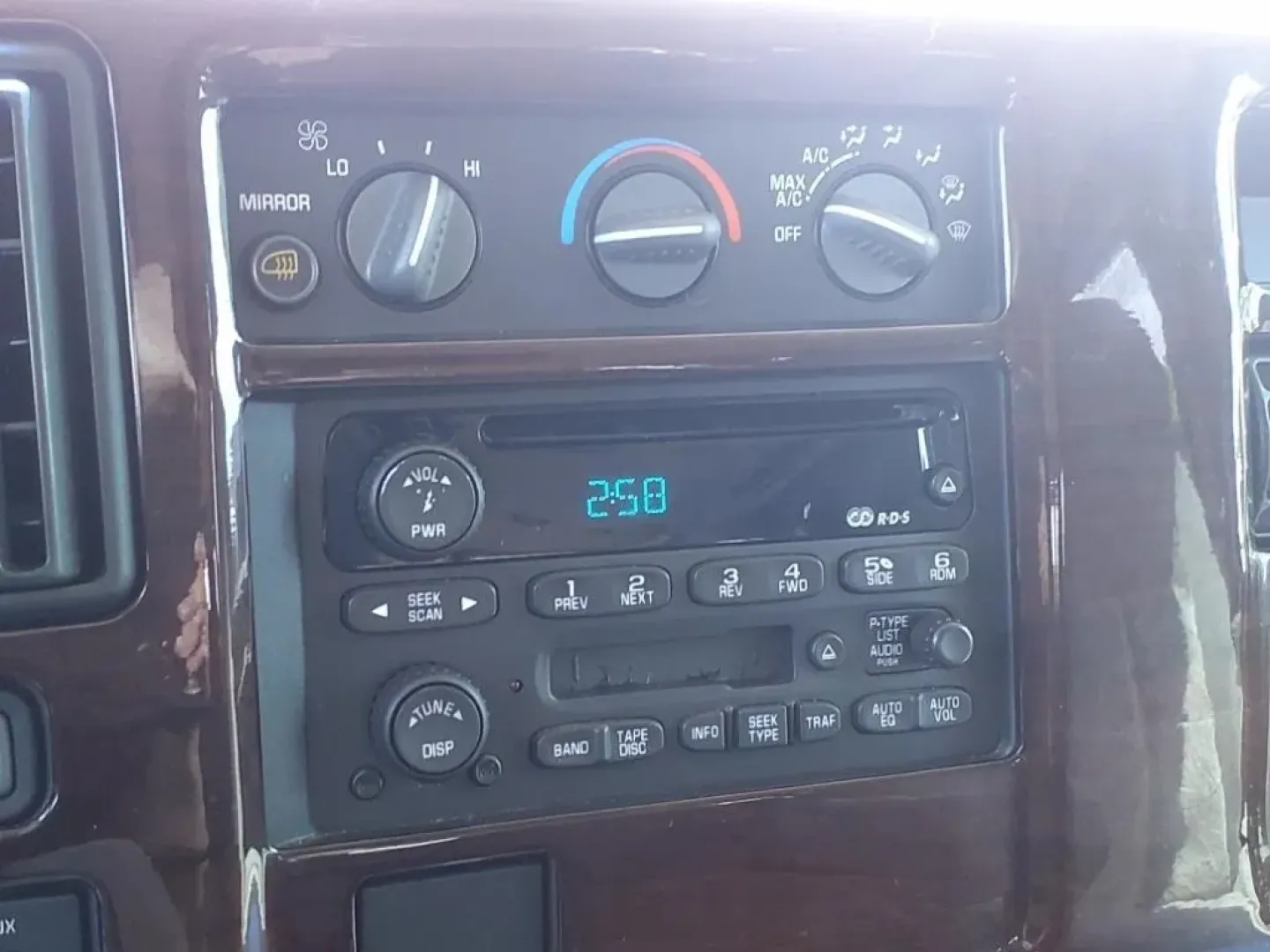 2003 Dk. Gray GMC Savana G1500 Cargo (1GDFG15T131) with an Other engine, Automatic transmission, located at 1401 N. Hobart, Pampa, TX, 79065, (806) 665-9872, 35.549953, -100.975098 - **Explore New Adventures with the 2003 GMC Savana G1500 Cargo Your Ultimate Work Companion!**<br /> <br /> Are you ready to elevate your work experience with a versatile and dependable vehicle? Look no further than the 2003 GMC Savana G1500 Cargo! Ideal for small business owners, contractors, or an - Photo#5