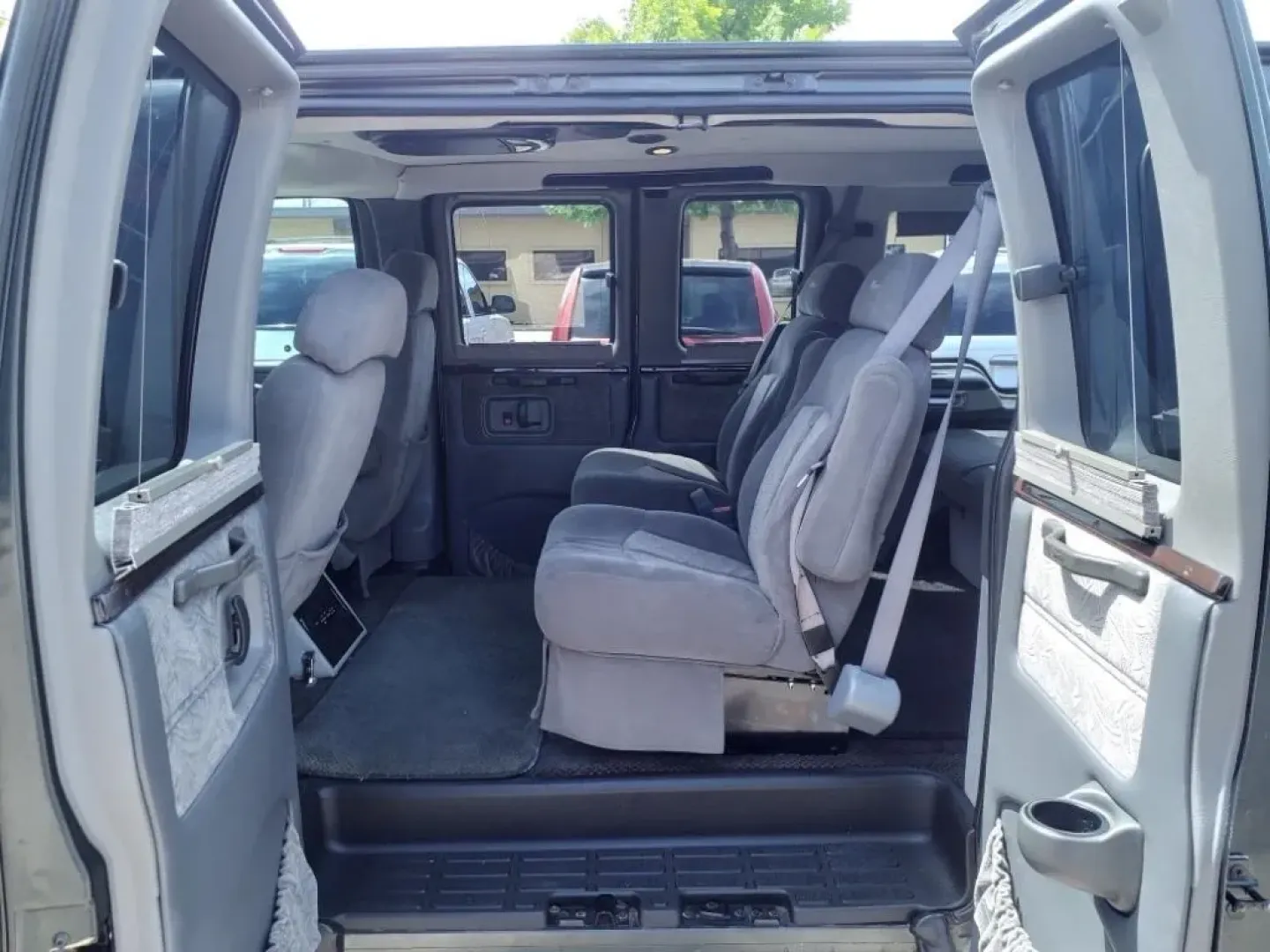 2003 Dk. Gray GMC Savana G1500 Cargo (1GDFG15T131) with an Other engine, Automatic transmission, located at 1401 N. Hobart, Pampa, TX, 79065, (806) 665-9872, 35.549953, -100.975098 - **Explore New Adventures with the 2003 GMC Savana G1500 Cargo Your Ultimate Work Companion!**<br /> <br /> Are you ready to elevate your work experience with a versatile and dependable vehicle? Look no further than the 2003 GMC Savana G1500 Cargo! Ideal for small business owners, contractors, or an - Photo#10