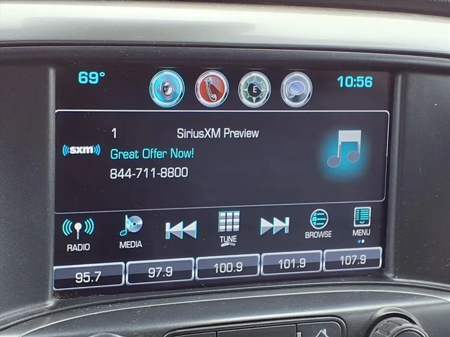 2017 Summit White Chevrolet Silverado 2500HD LTZ Crew Cab Long Box 4WD (1GC1KWEY7HF) with an Other engine, located at 1401 N. Hobart, Pampa, TX, 79065, (806) 665-9872, 35.549953, -100.975098 - **Unleash Your Adventurous Spirit with the 2017 Chevrolet Silverado 2500HD LTZ Crew Cab!**<br /> <br /> Are you ready to tackle the toughest jobs and weekend adventures with confidence? The 2017 Chevrolet Silverado 2500HD LTZ Crew Cab is your perfect partner for both work and play. With its impressi - Photo#6