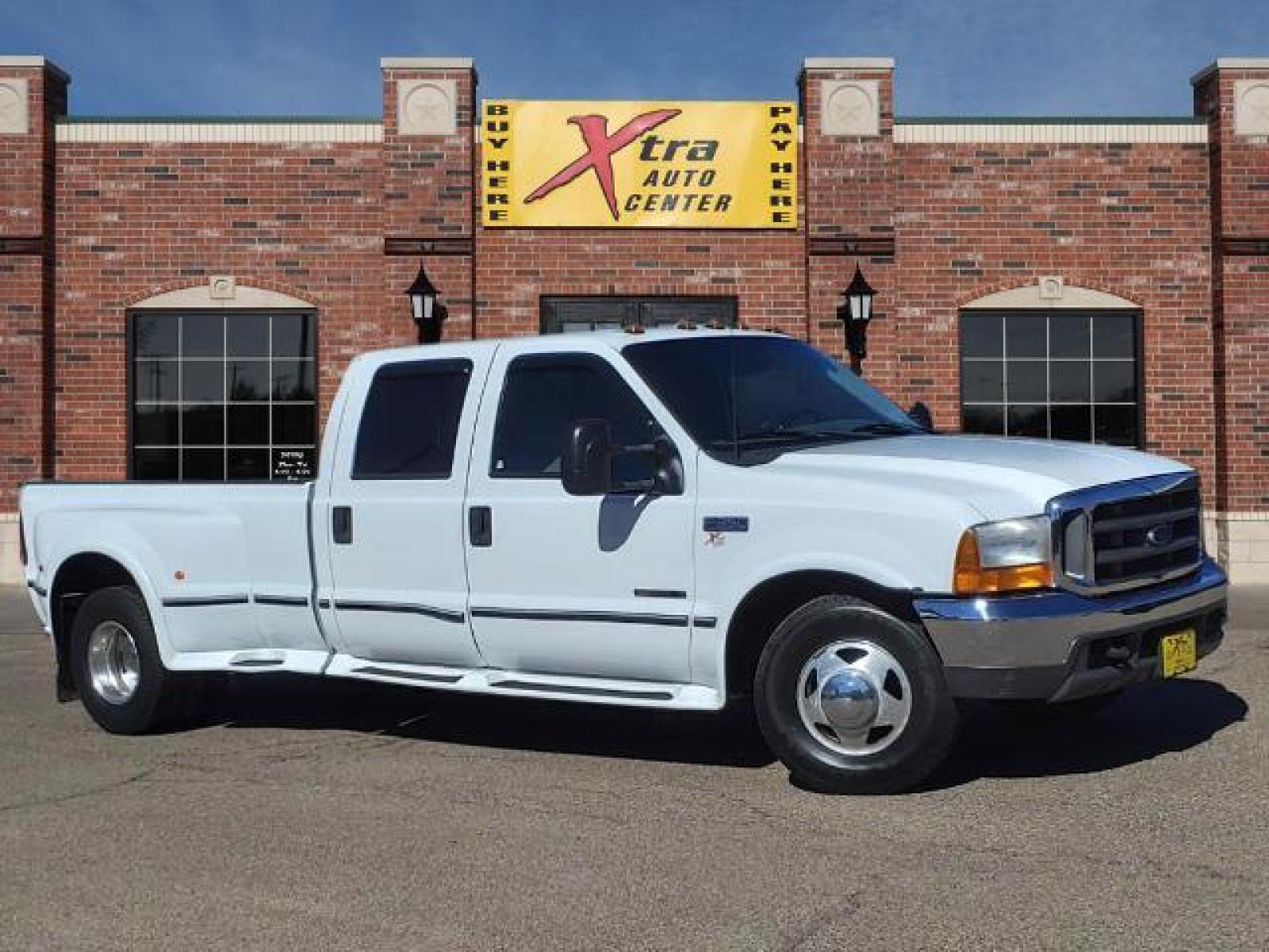 2000 Oxford White Clearcoat Ford F-350 Super Duty XLT (1FTWW32F9YE) with an Power Stroke 7.3L Diesel Direct Injection engine, 4-Speed Automatic transmission, located at 1401 N. Hobart, Pampa, TX, 79065, (806) 665-9872, 35.549641, -100.971878 - Photo #0