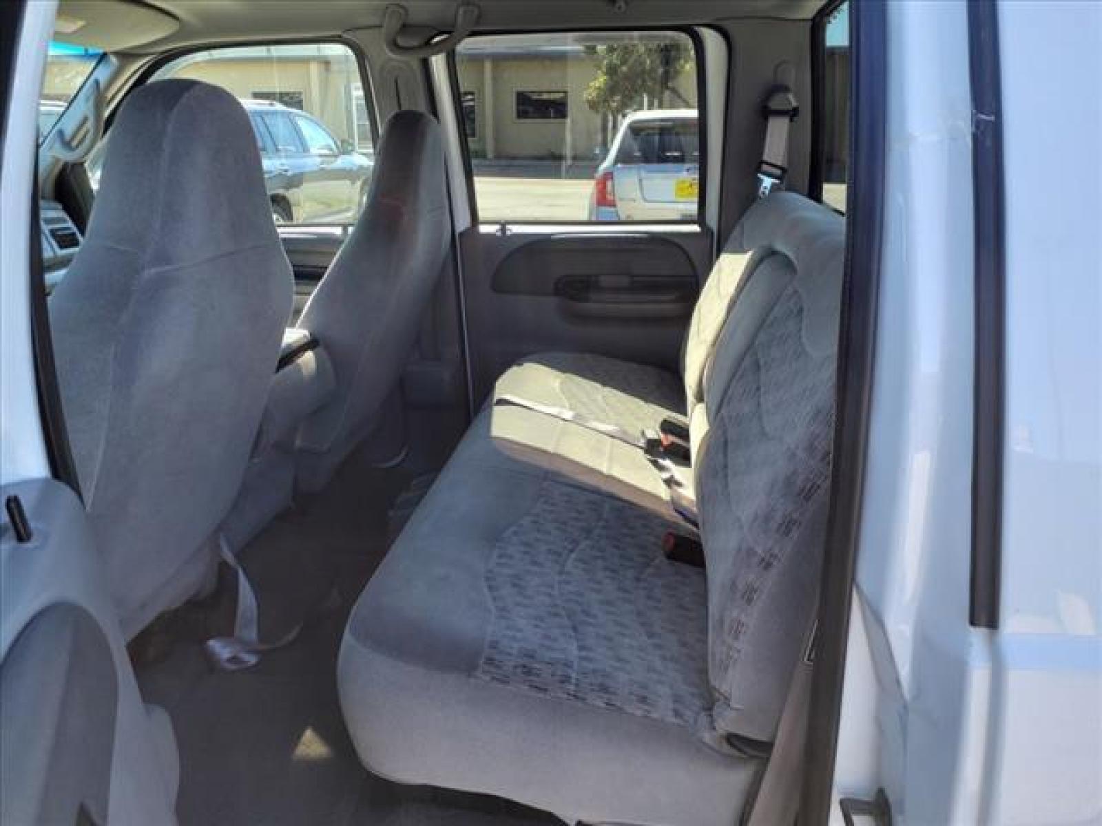 2000 Oxford White Clearcoat Ford F-350 Super Duty XLT (1FTWW32F9YE) with an Power Stroke 7.3L Diesel Direct Injection engine, 4-Speed Automatic transmission, located at 1401 N. Hobart, Pampa, TX, 79065, (806) 665-9872, 35.549641, -100.971878 - Photo #11