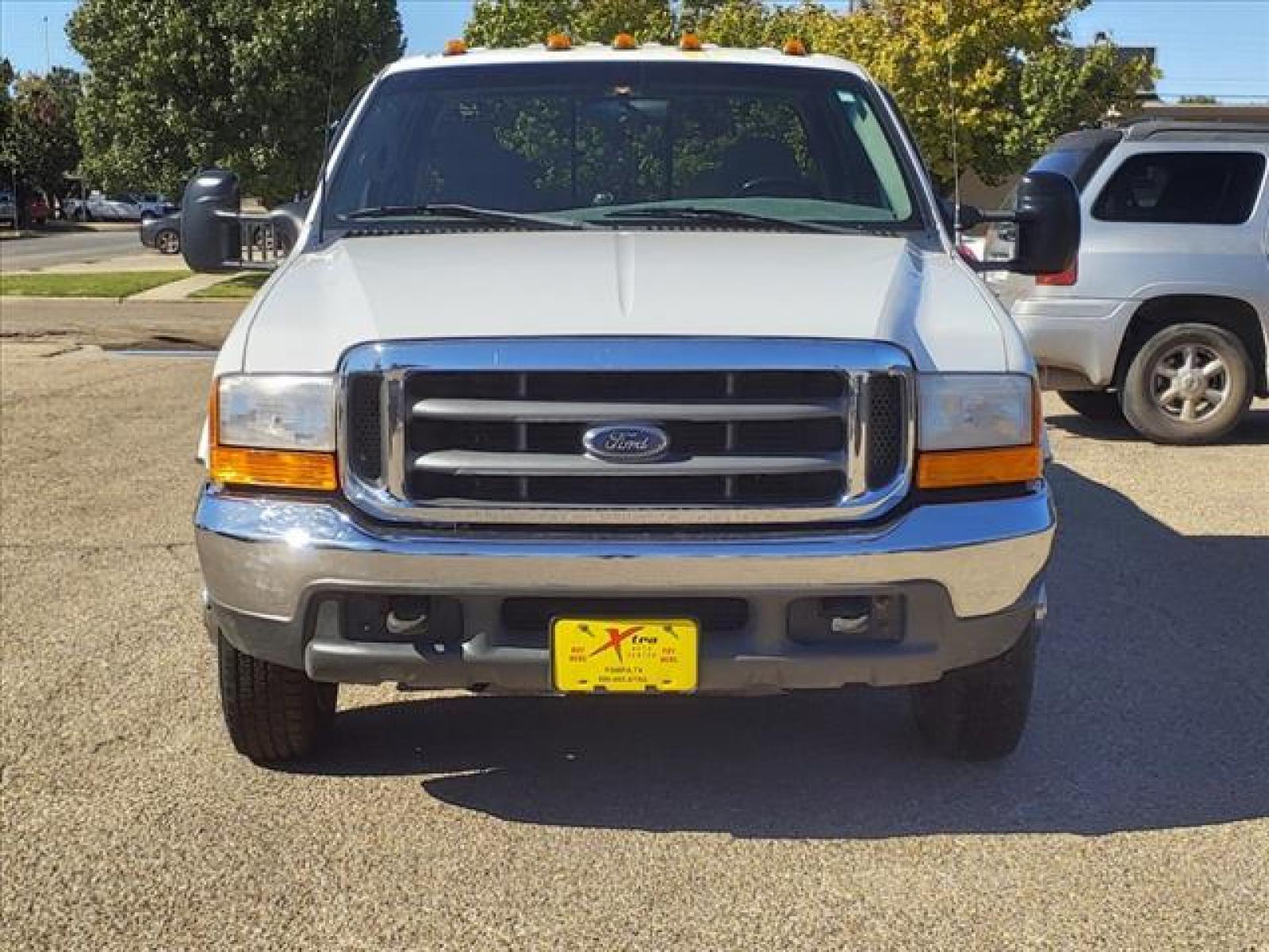 2000 Oxford White Clearcoat Ford F-350 Super Duty XLT (1FTWW32F9YE) with an Power Stroke 7.3L Diesel Direct Injection engine, 4-Speed Automatic transmission, located at 1401 N. Hobart, Pampa, TX, 79065, (806) 665-9872, 35.549641, -100.971878 - Photo #1