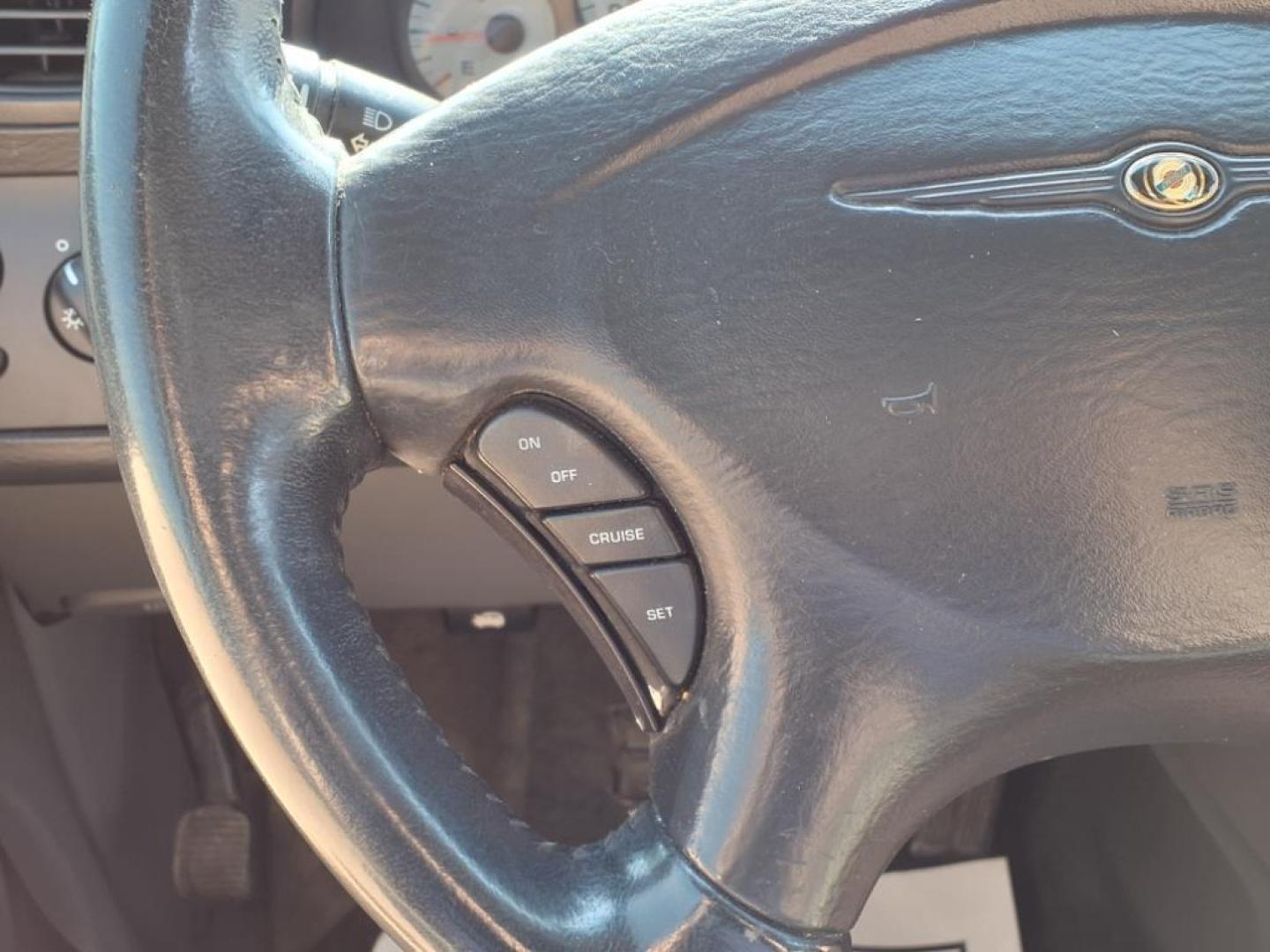 2004 Bright Silver Metallic Clearcoat Chrysler Town and Country Touring (2C8GP54L34R) with an 3.8L 3L NA V6 overhead valves (OHV) 12V Fuel Injected engine, 4-Speed Automatic transmission, located at 1401 N. Hobart, Pampa, TX, 79065, (806) 665-9872, 35.549953, -100.975098 - Photo#7