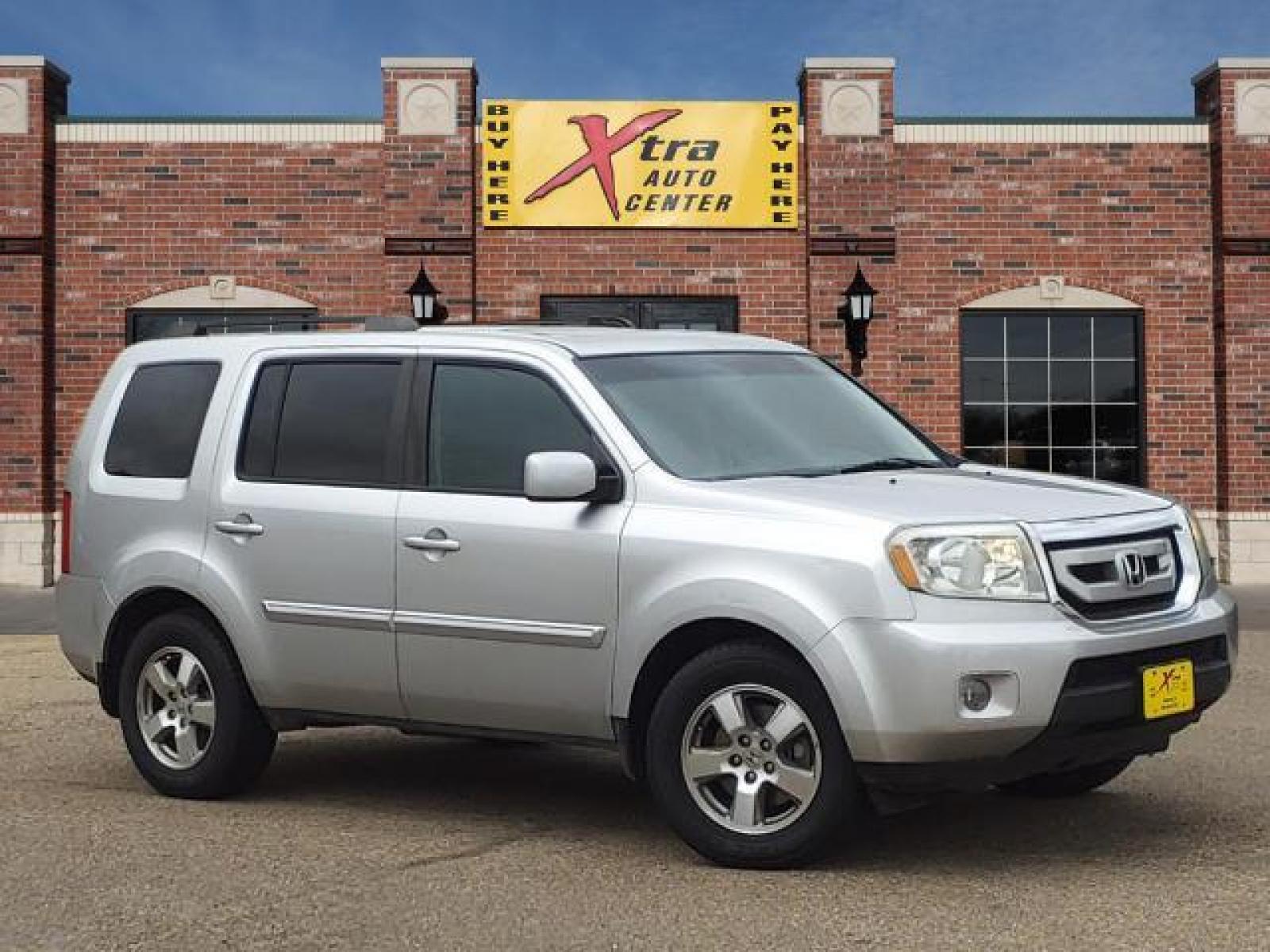 2011 Alabaster Silver Metallic Honda Pilot EX-L w/DVD (5FNYF4H65BB) with an 3.5L 3.5L V6 250hp 253ft. lbs. Sequential Multiport Fuel Injection engine, 5-Speed Automatic transmission, located at 1401 N. Hobart, Pampa, TX, 79065, (806) 665-9872, 35.549641, -100.971878 - Photo #0
