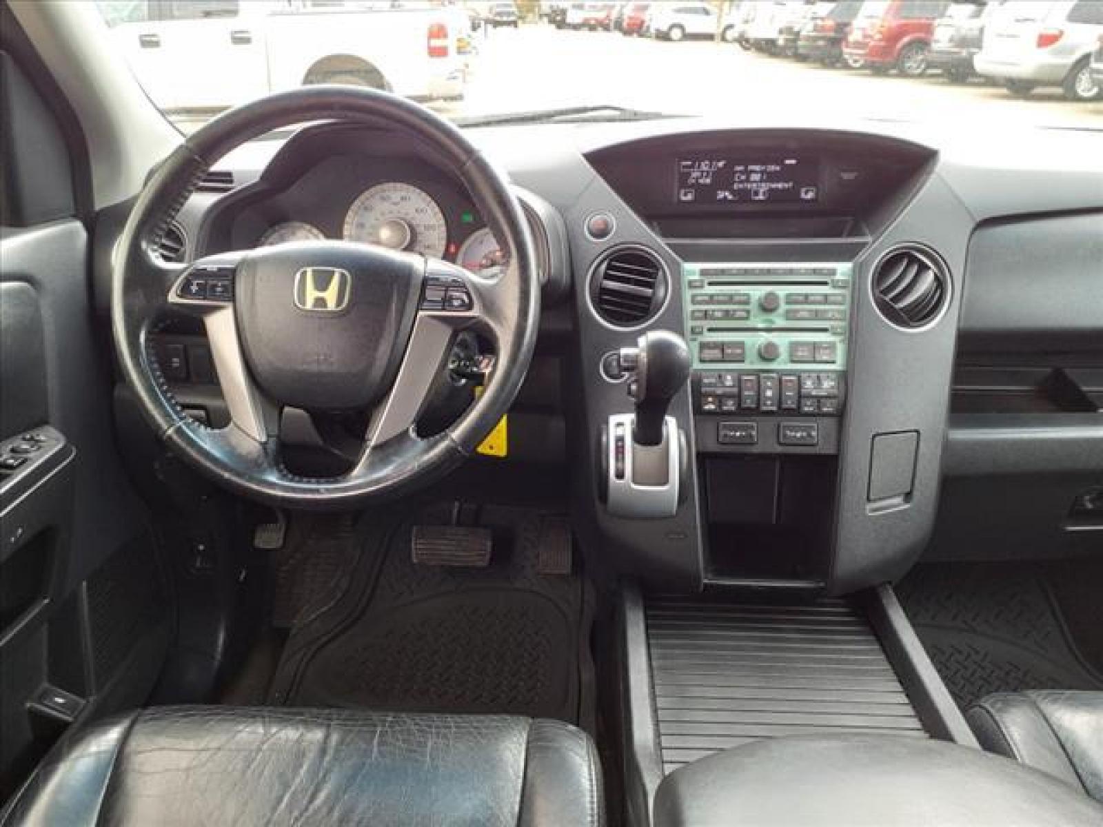 2011 Alabaster Silver Metallic Honda Pilot EX-L w/DVD (5FNYF4H65BB) with an 3.5L 3.5L V6 250hp 253ft. lbs. Sequential Multiport Fuel Injection engine, 5-Speed Automatic transmission, located at 1401 N. Hobart, Pampa, TX, 79065, (806) 665-9872, 35.549641, -100.971878 - Photo #8