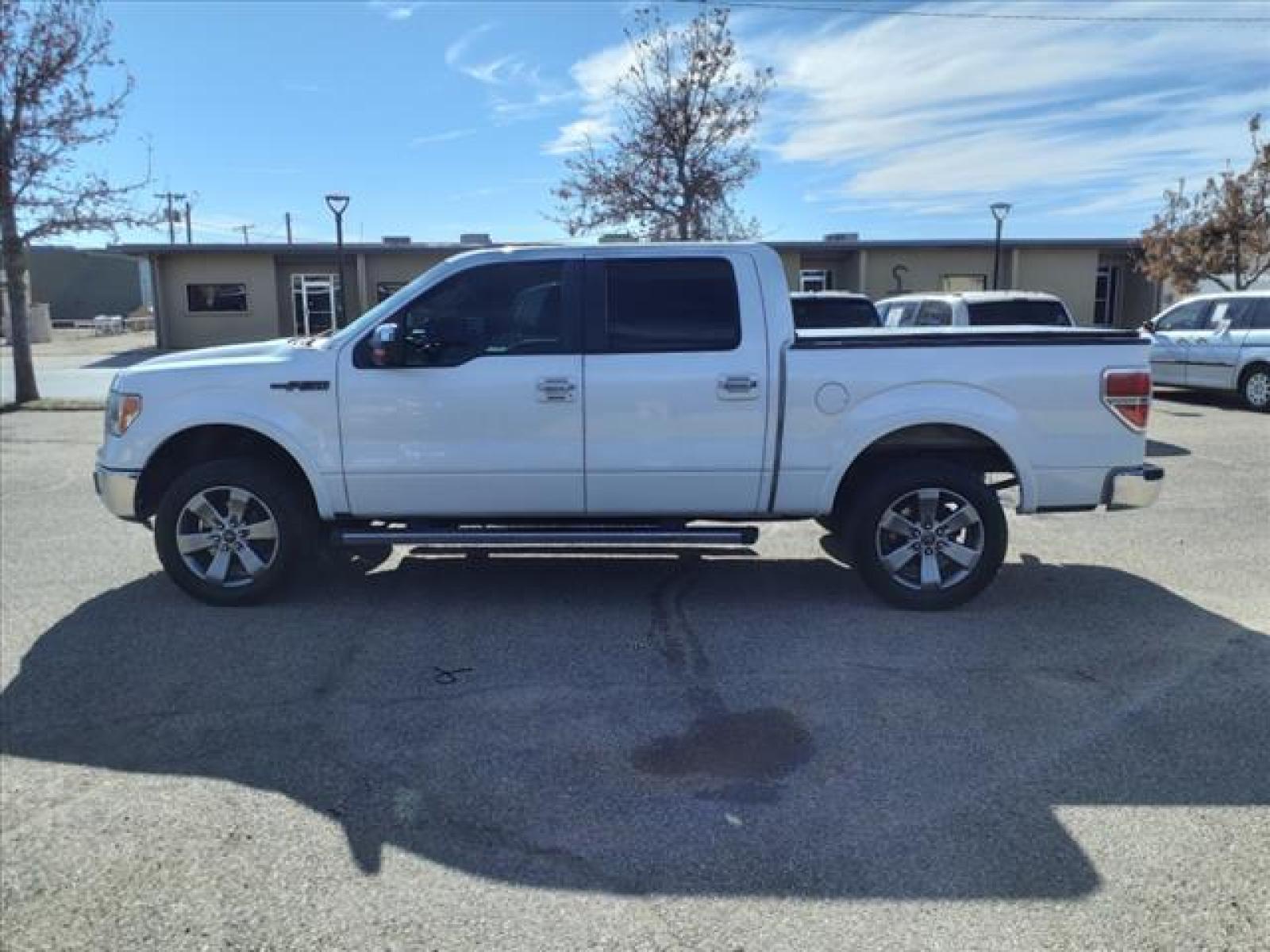 2012 Oxford White Ford F-150 Lariat (1FTFW1EF9CF) with an 5.0L Flex Fuel V8 360hp 3 Sequential Multiport Fuel Injection engine, 6-Speed Shiftable Automatic transmission, located at 1401 N. Hobart, Pampa, TX, 79065, (806) 665-9872, 35.549641, -100.971878 - Photo #4