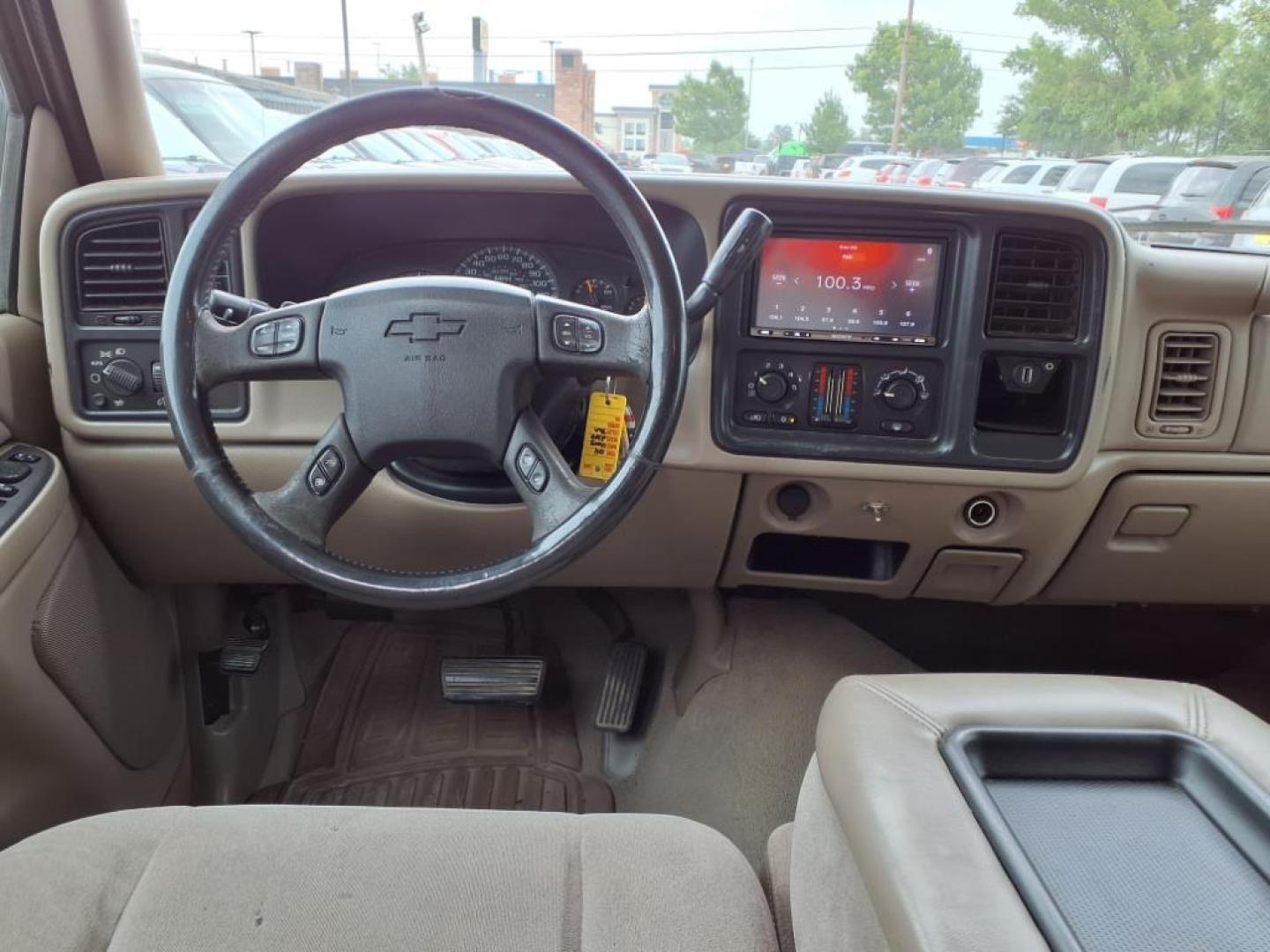 2004 Sandstone Metallic Chevrolet Silverado 2500 LS (1GCGK23U64F) with an 6.0L 6.0L V8 300hp 360ft. lbs. Fuel Injected engine, Automatic transmission, located at 1401 N. Hobart, Pampa, TX, 79065, (806) 665-9872, 35.549953, -100.975098 - Photo#9