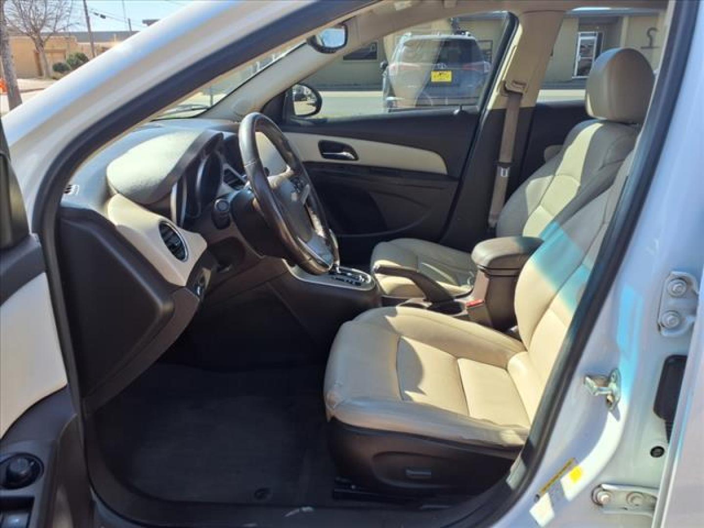 2014 Summit White Gaz Chevrolet Cruze 2LT Auto (1G1PE5SB1E7) with an 1.4L Ecotec 1.4L Turbo I4 138hp 148ft. lbs. Sequential Multiport Fuel Injection engine, 6-Speed Shiftable Automatic transmission, located at 1401 N. Hobart, Pampa, TX, 79065, (806) 665-9872, 35.549953, -100.975098 - Photo#10