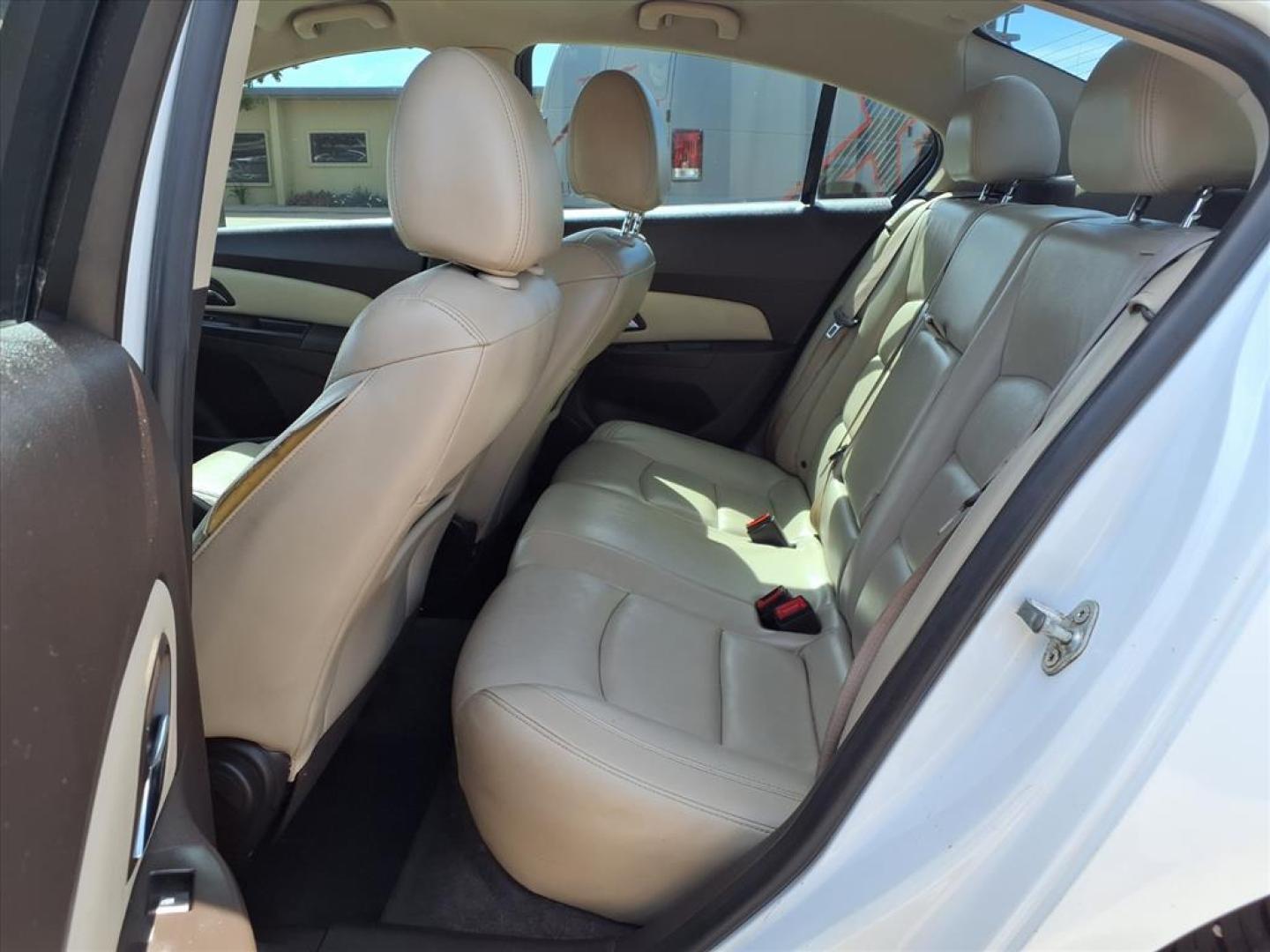 2014 Summit White Chevrolet Cruze 2LT Auto (1G1PE5SB1E7) with an 1.4L Ecotec 1.4L Turbo I4 138hp 148ft. lbs. Sequential Multiport Fuel Injection engine, 6-Speed Shiftable Automatic transmission, located at 1401 N. Hobart, Pampa, TX, 79065, (806) 665-9872, 35.549953, -100.975098 - Photo#10