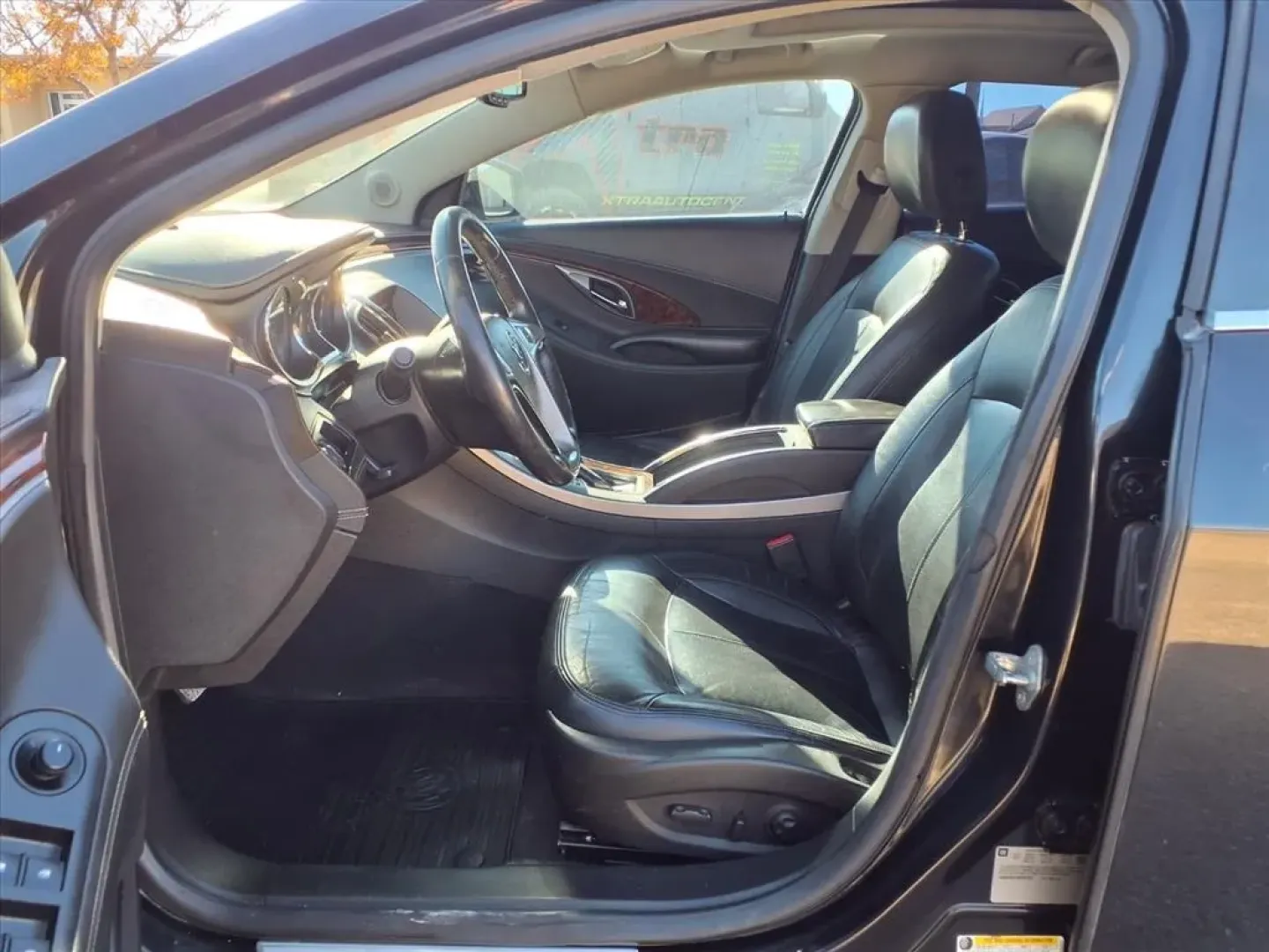 2011 Carbon Black Metallic Buick LACROSSE CXL (1G4GC5ED1BF) with an 3.6L engine, Automatic transmission, located at 1401 N. Hobart, Pampa, TX, 79065, (806) 665-9872, 35.549953, -100.975098 - ### Explore the Road Ahead with the 2011 Buick LaCrosse CXL Perfect for Your Lifestyle!<br /> <br /> Are you in need of a reliable vehicle that combines style, comfort, and practicality? Look no further than the striking 2011 Buick LaCrosse CXL, available now at Xtra Auto Center in Pampa, TX. This - Photo#11