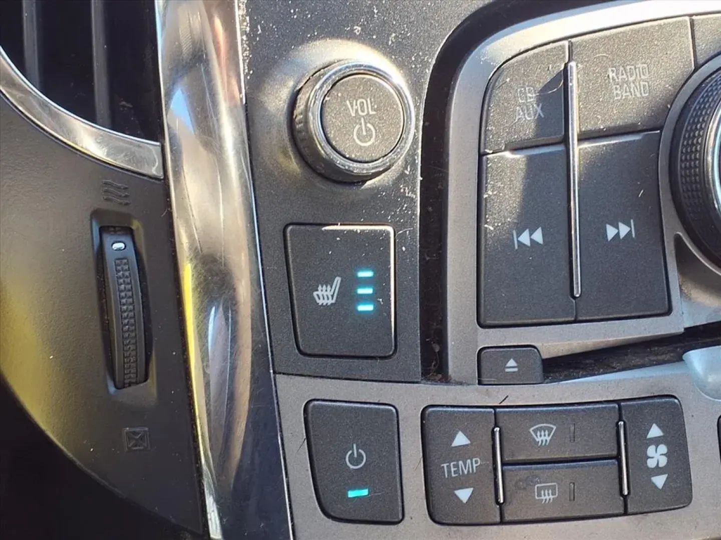 2011 Carbon Black Metallic Buick LACROSSE CXL (1G4GC5ED1BF) with an 3.6L engine, Automatic transmission, located at 1401 N. Hobart, Pampa, TX, 79065, (806) 665-9872, 35.549953, -100.975098 - ### Explore the Road Ahead with the 2011 Buick LaCrosse CXL Perfect for Your Lifestyle!<br /> <br /> Are you in need of a reliable vehicle that combines style, comfort, and practicality? Look no further than the striking 2011 Buick LaCrosse CXL, available now at Xtra Auto Center in Pampa, TX. This - Photo#7