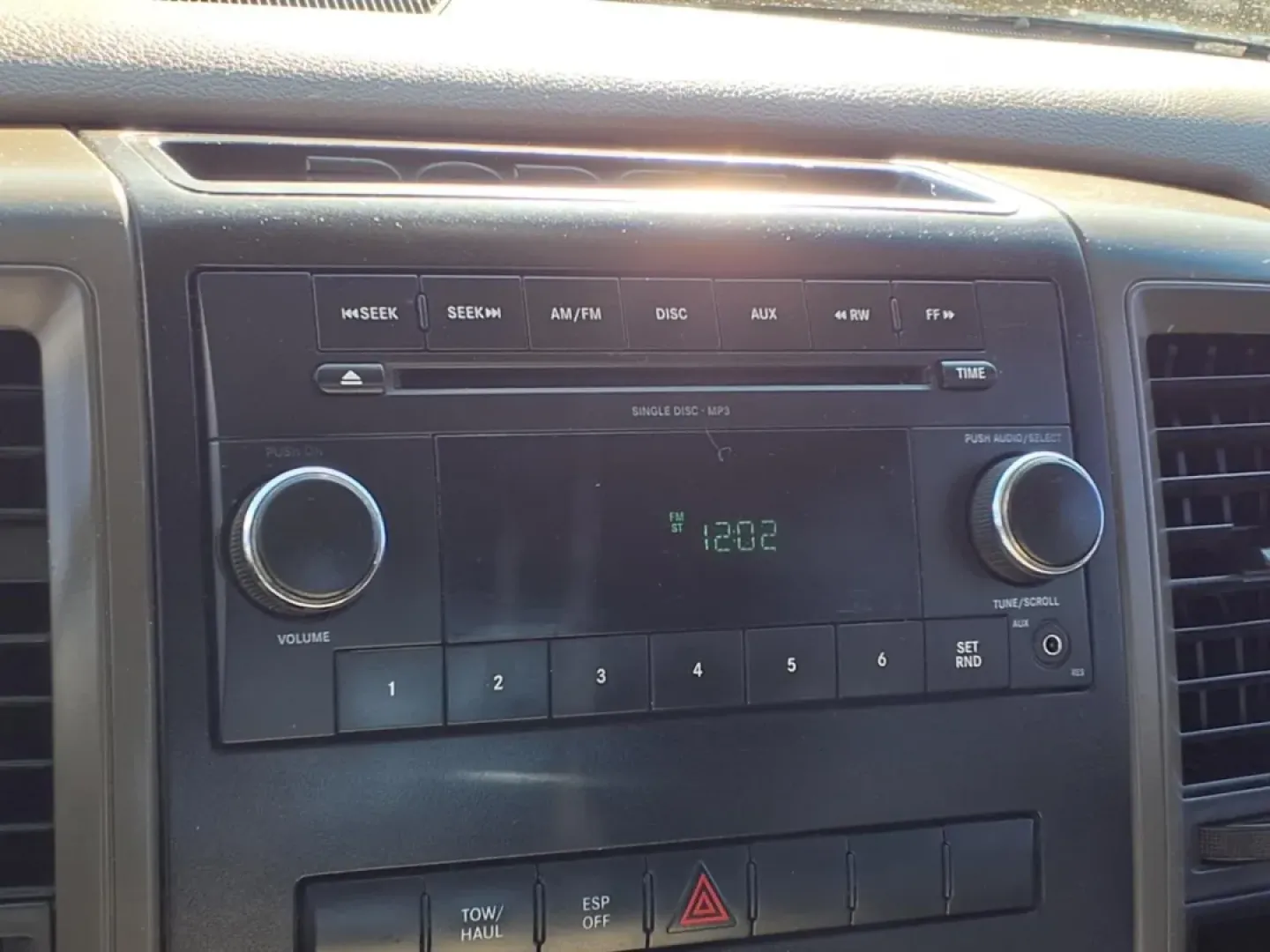 2010 Bright Silver Metallic Clear Coat Ps2 Dodge RAM 1500 (1D7RB1GK9AS) with an 3.7L engine, Automatic transmission, located at 1401 N. Hobart, Pampa, TX, 79065, (806) 665-9872, 35.549953, -100.975098 - Need a dependable truck for the daily grind in the Texas Panhandle-hauling supplies to the jobsite, towing a small trailer for weekend projects, or loading up for a Lake Meredith getaway? This **2010 Dodge Ram 1500 Laramie Quad Cab 2WD** is built for real life: roomy for passengers, practical for wo - Photo#6