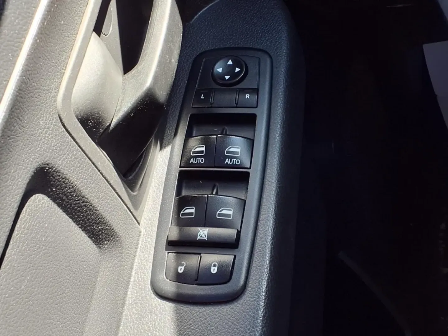 2010 Bright Silver Metallic Clear Coat Ps2 Dodge RAM 1500 (1D7RB1GK9AS) with an 3.7L engine, Automatic transmission, located at 1401 N. Hobart, Pampa, TX, 79065, (806) 665-9872, 35.549953, -100.975098 - Need a dependable truck for the daily grind in the Texas Panhandle-hauling supplies to the jobsite, towing a small trailer for weekend projects, or loading up for a Lake Meredith getaway? This **2010 Dodge Ram 1500 Laramie Quad Cab 2WD** is built for real life: roomy for passengers, practical for wo - Photo#8